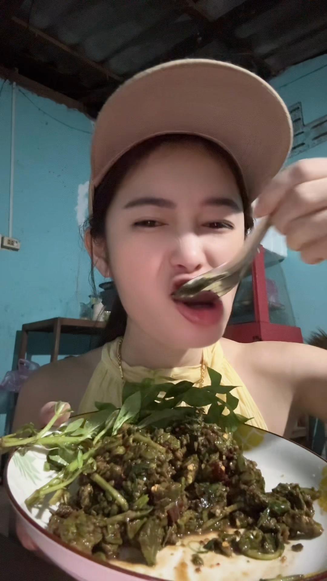 @ສາວນ້ອຍແອວຫວານ🫦🌷