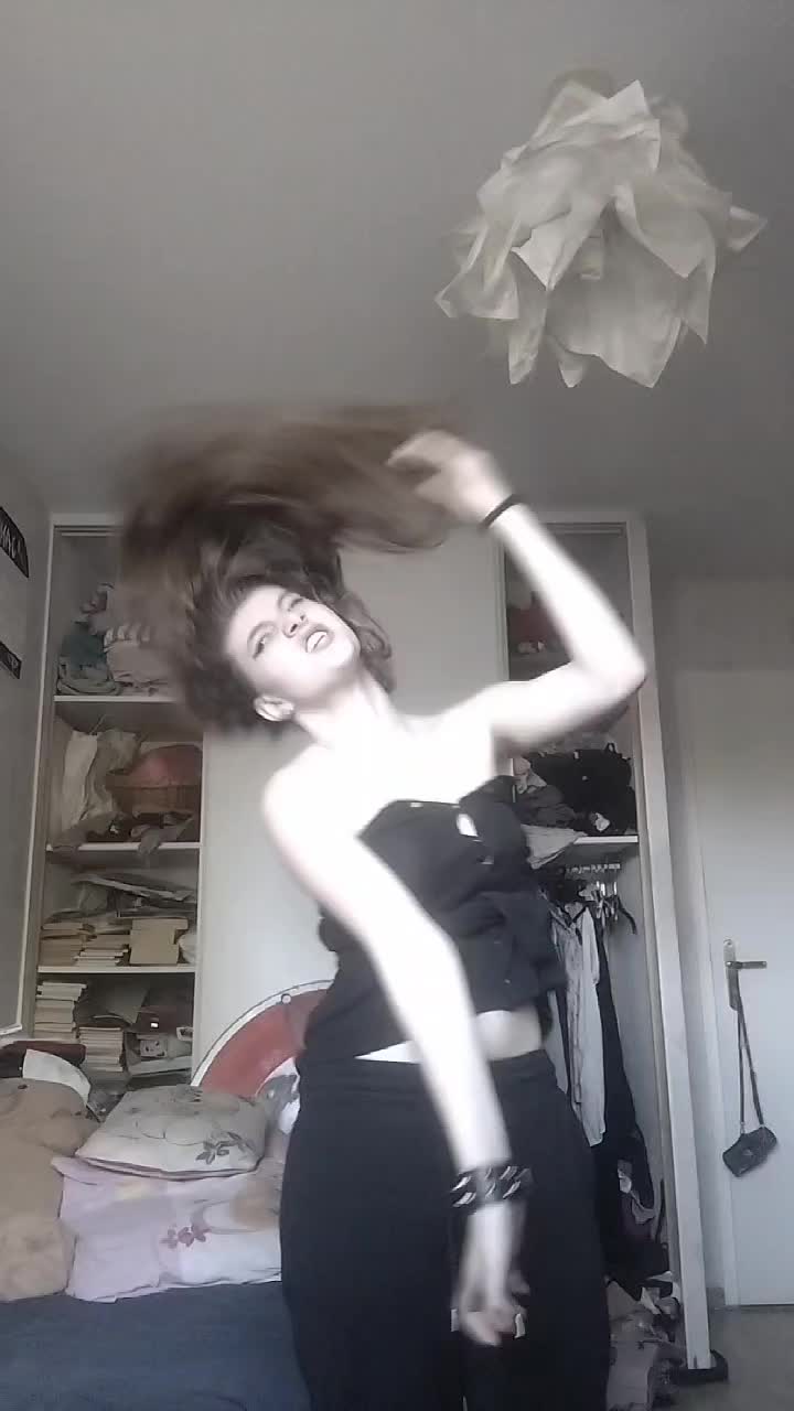 @°\^•~👠oR🎶@~•^/°