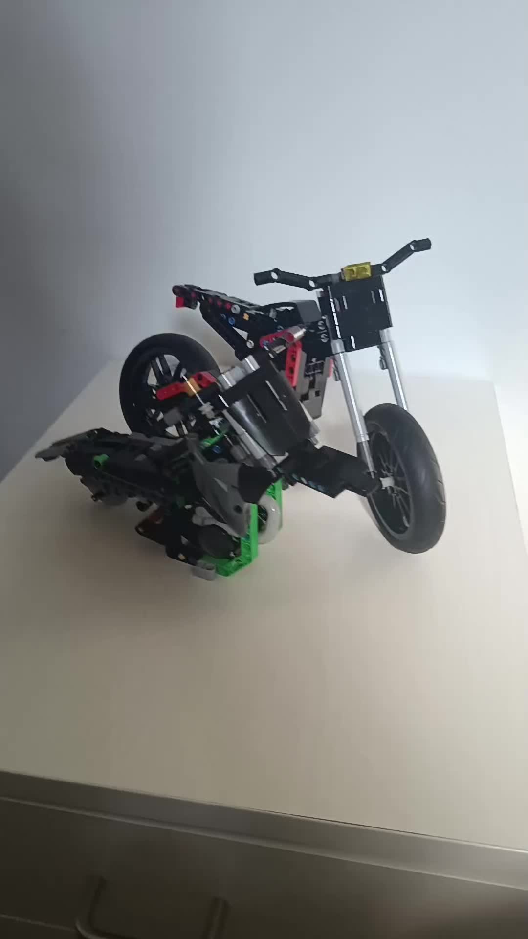 @88brickss