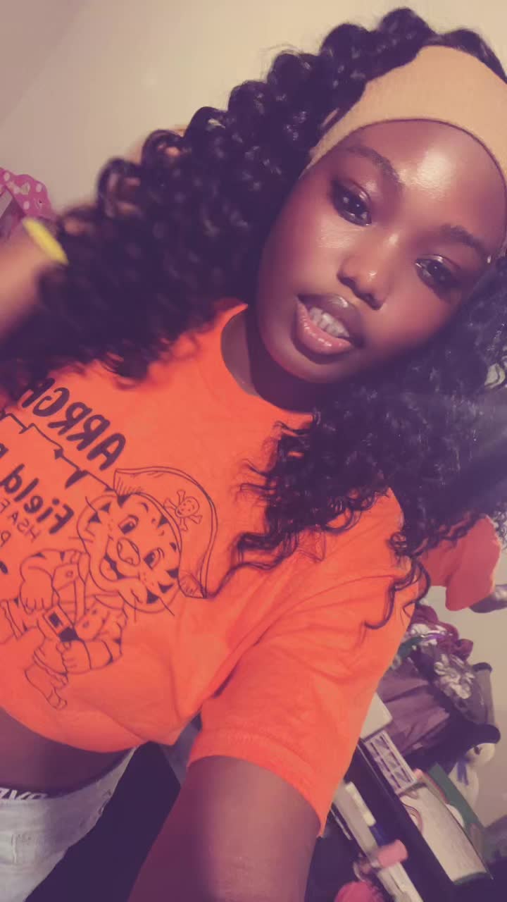 @Ⓥⓘⓒⓣⓞⓡⓘⓐ🫧🤸🏾&zwj;♀️