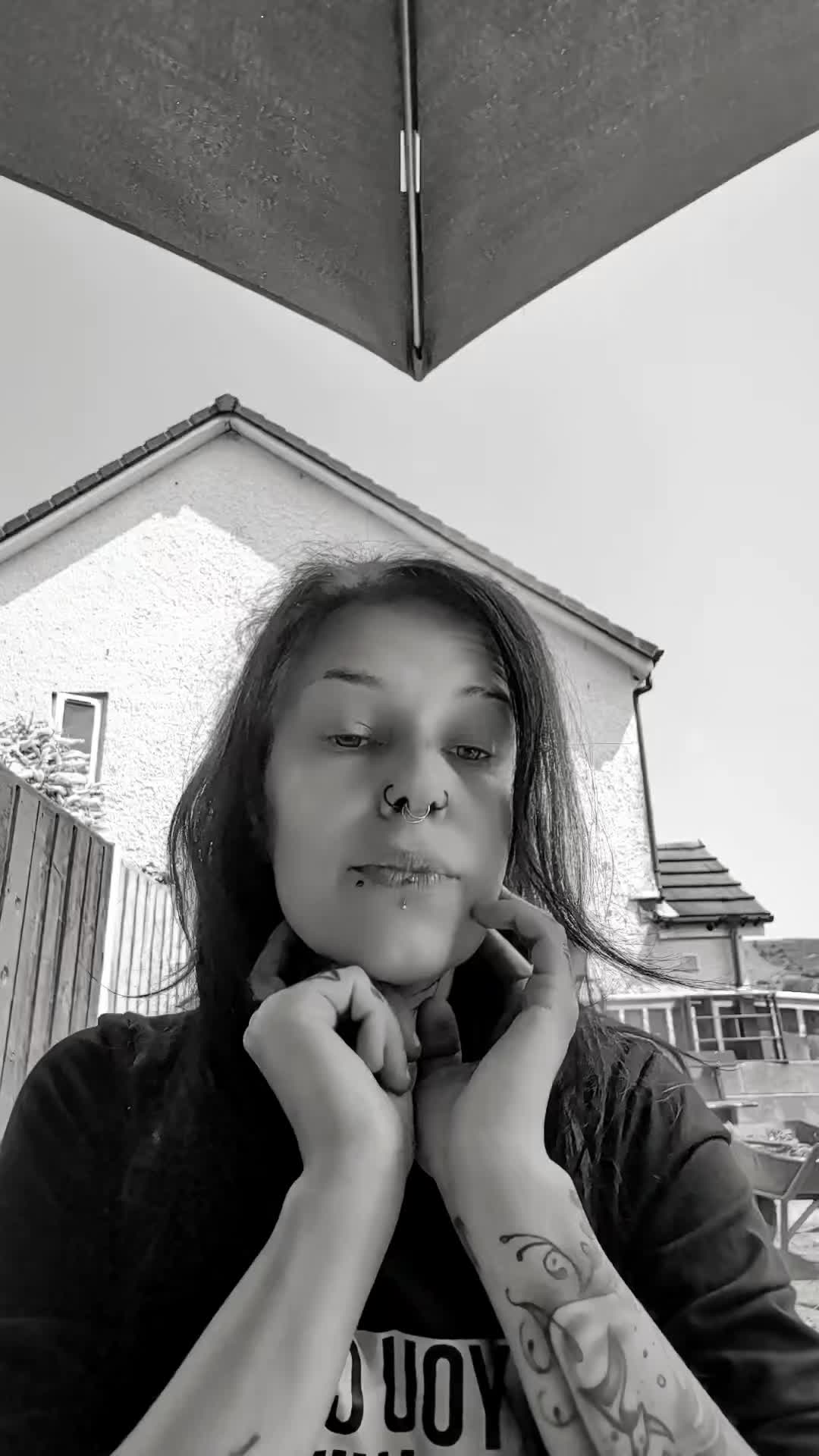 @Bee 🦇🖤