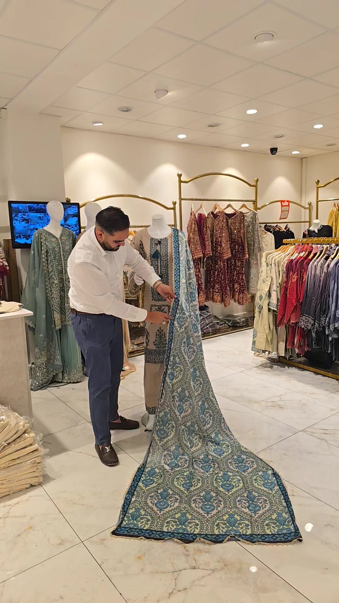 @ELEGANT BRANDS FARID