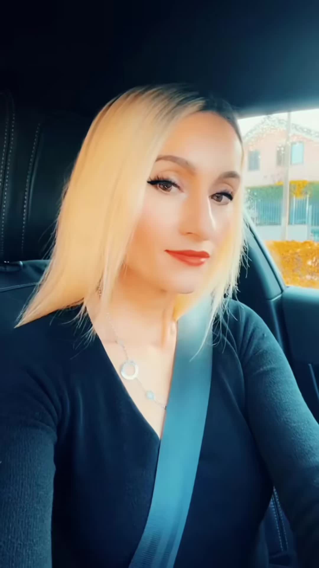 @LillyAndrei