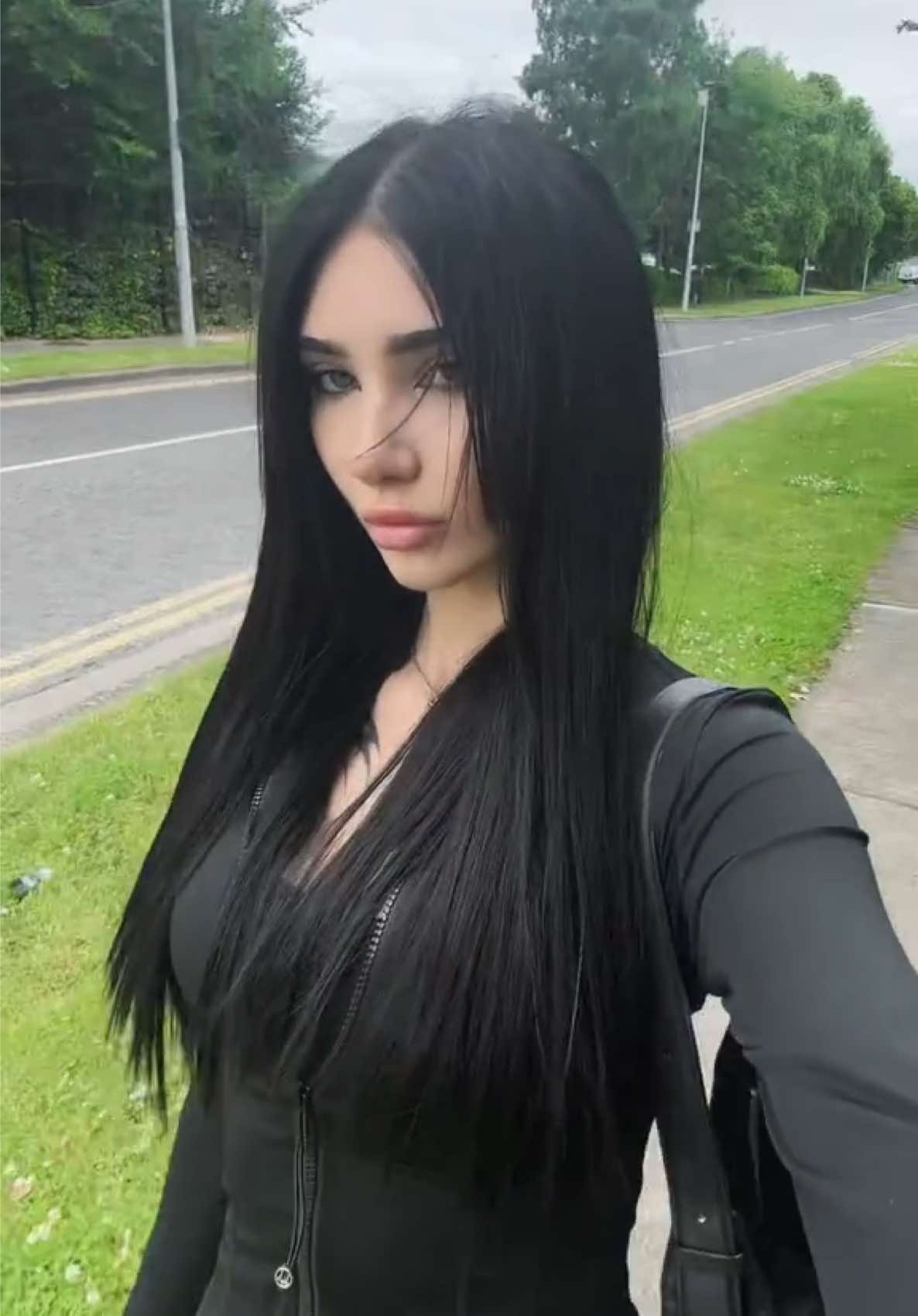 @nikolestunna