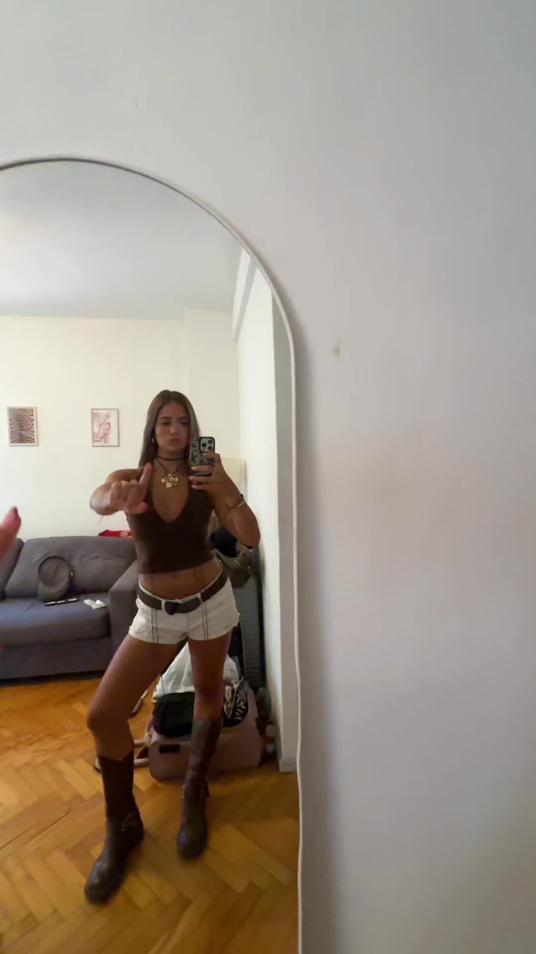 @Camila