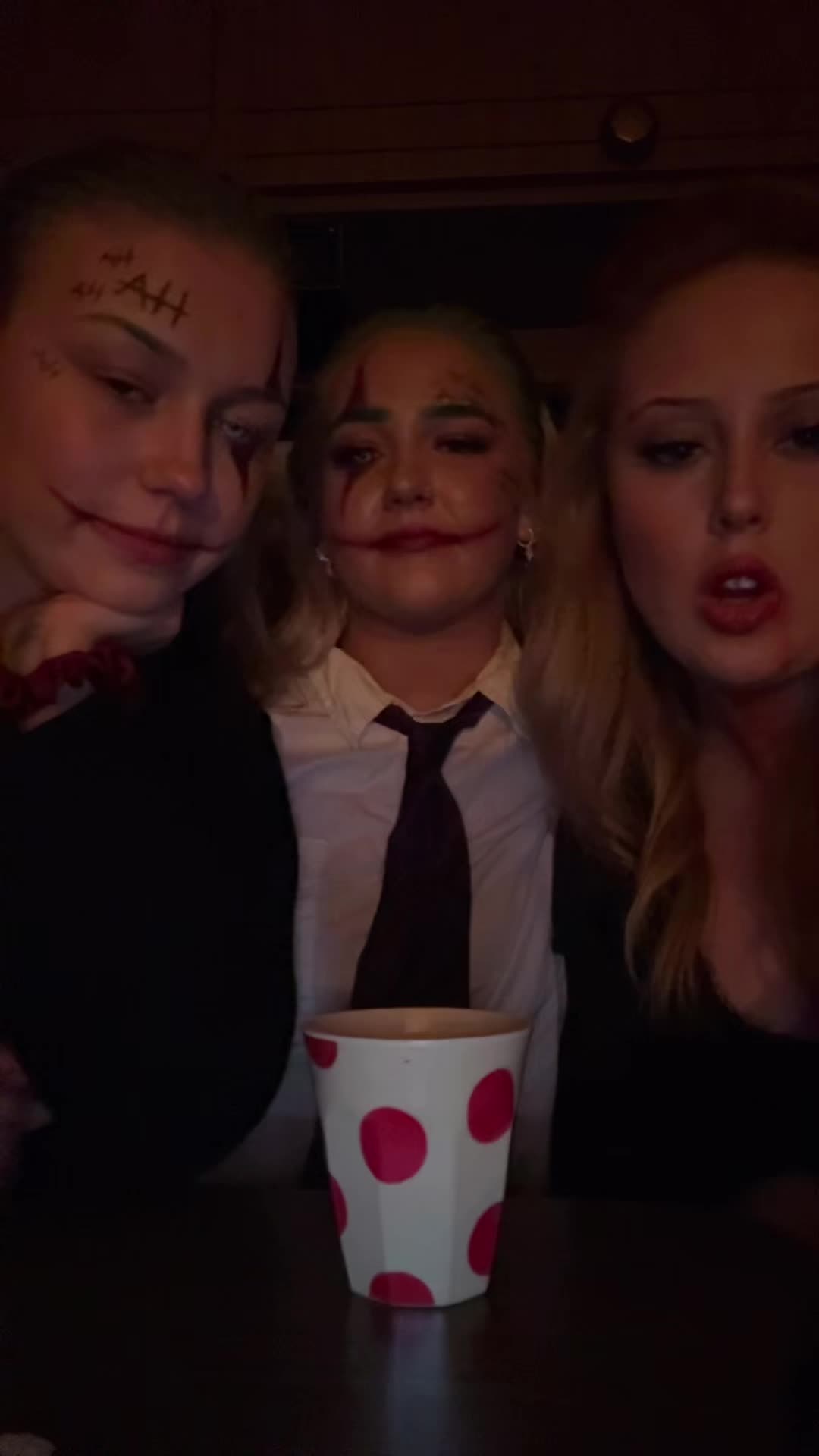 @𝓣𝓾𝓿𝓪 𝓖𝓻𝓪𝓯𝓼𝓽𝓻𝓸̈𝓶