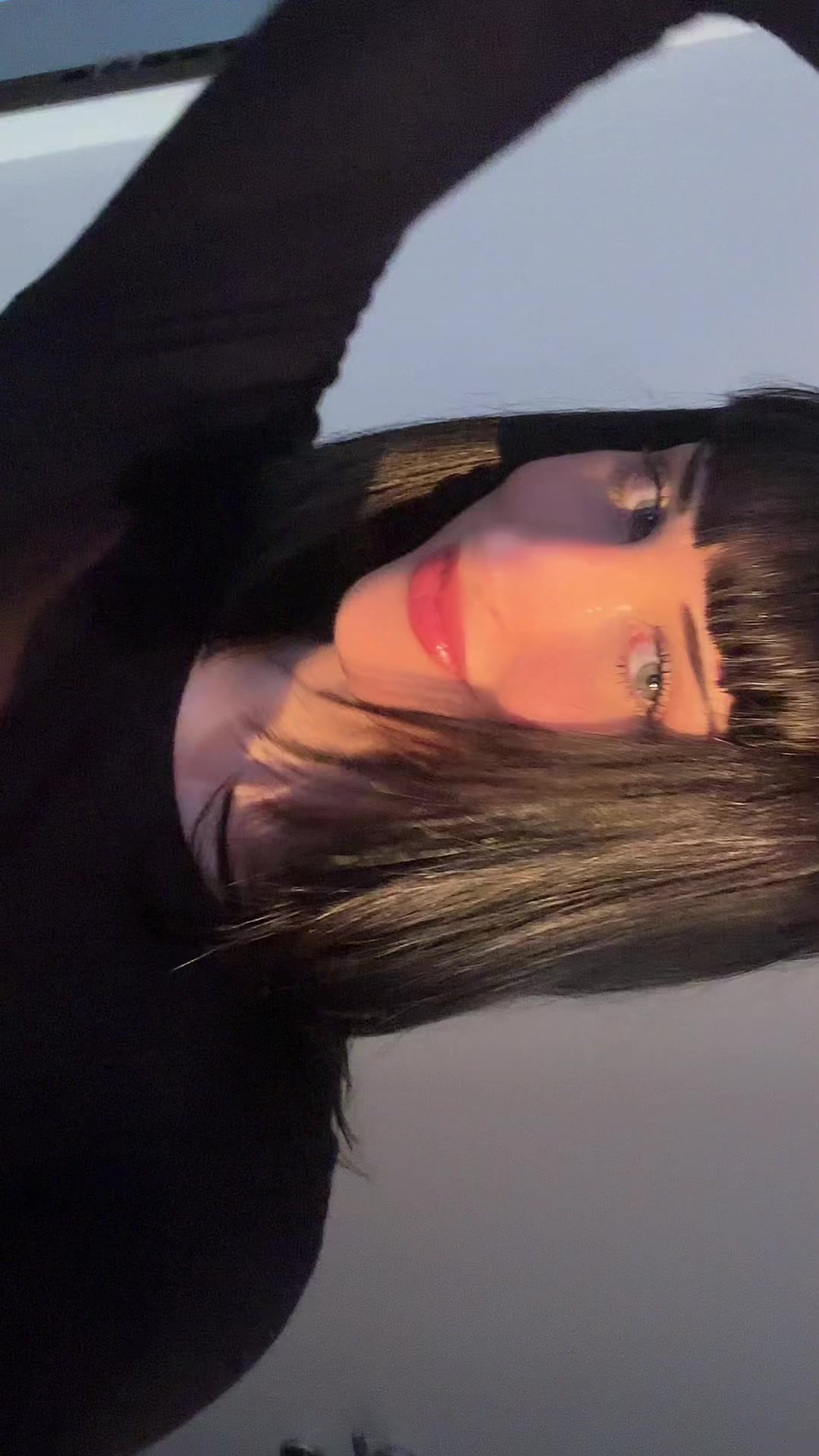 @𓁼