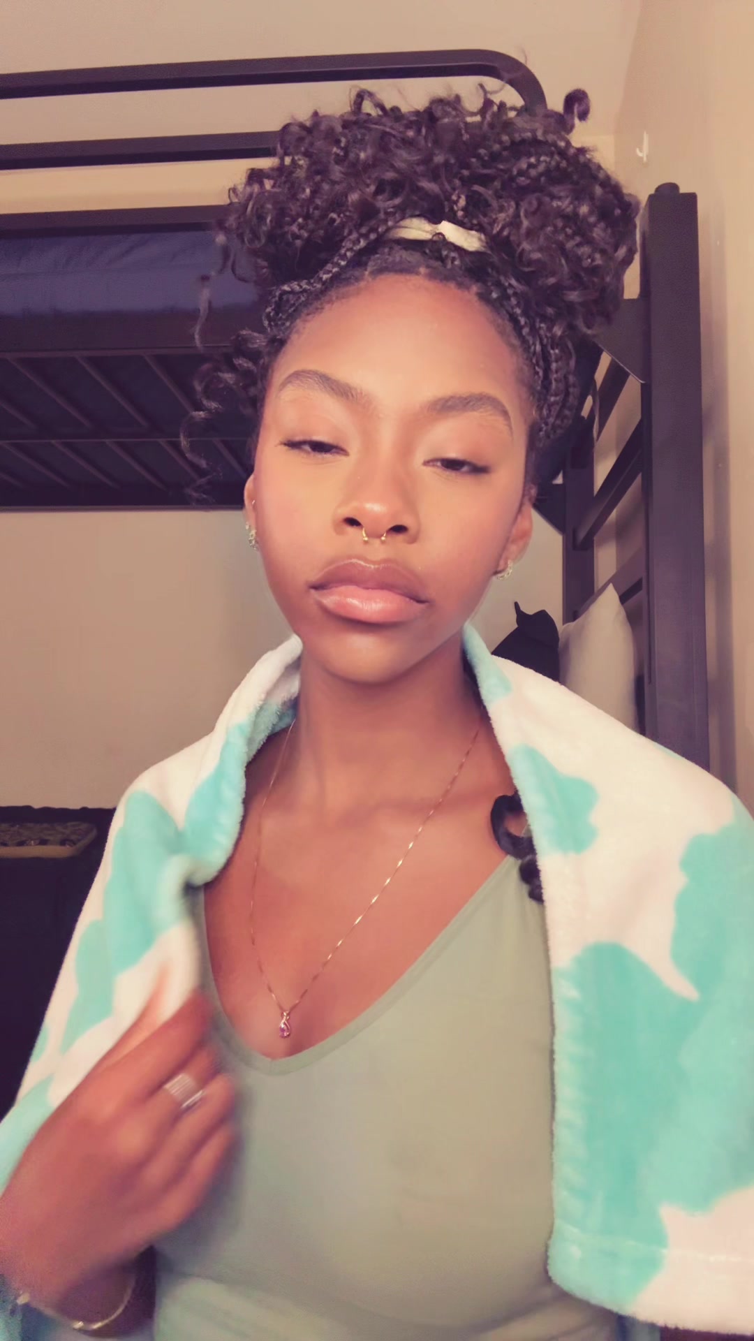 @NAOMI (the queen) & ZARIAH