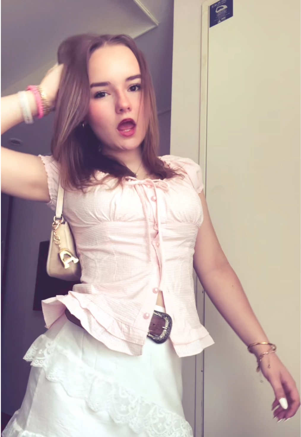 @ally_giele