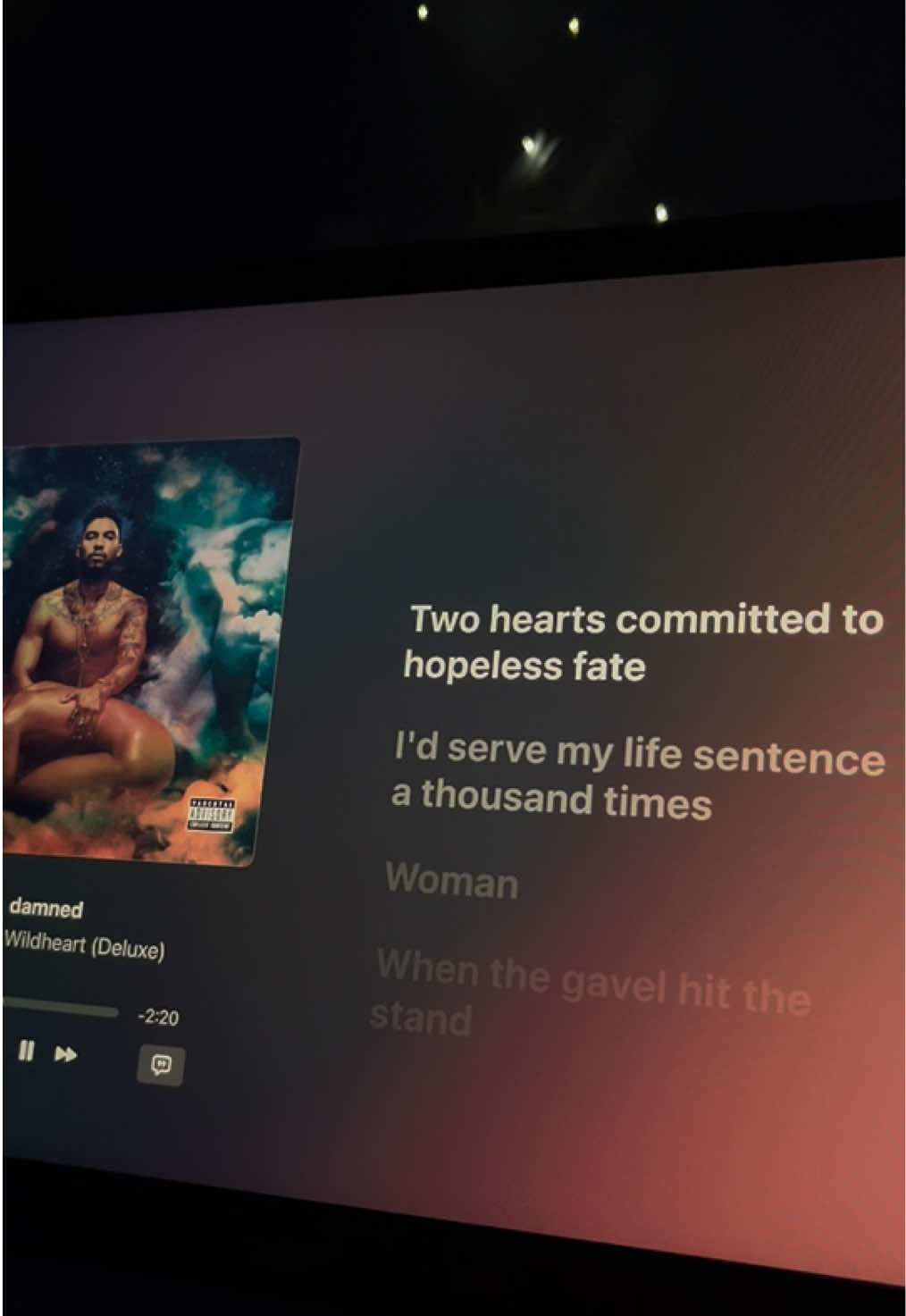 @⃟