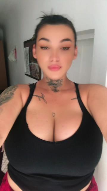 @Aniiโค๏ธ