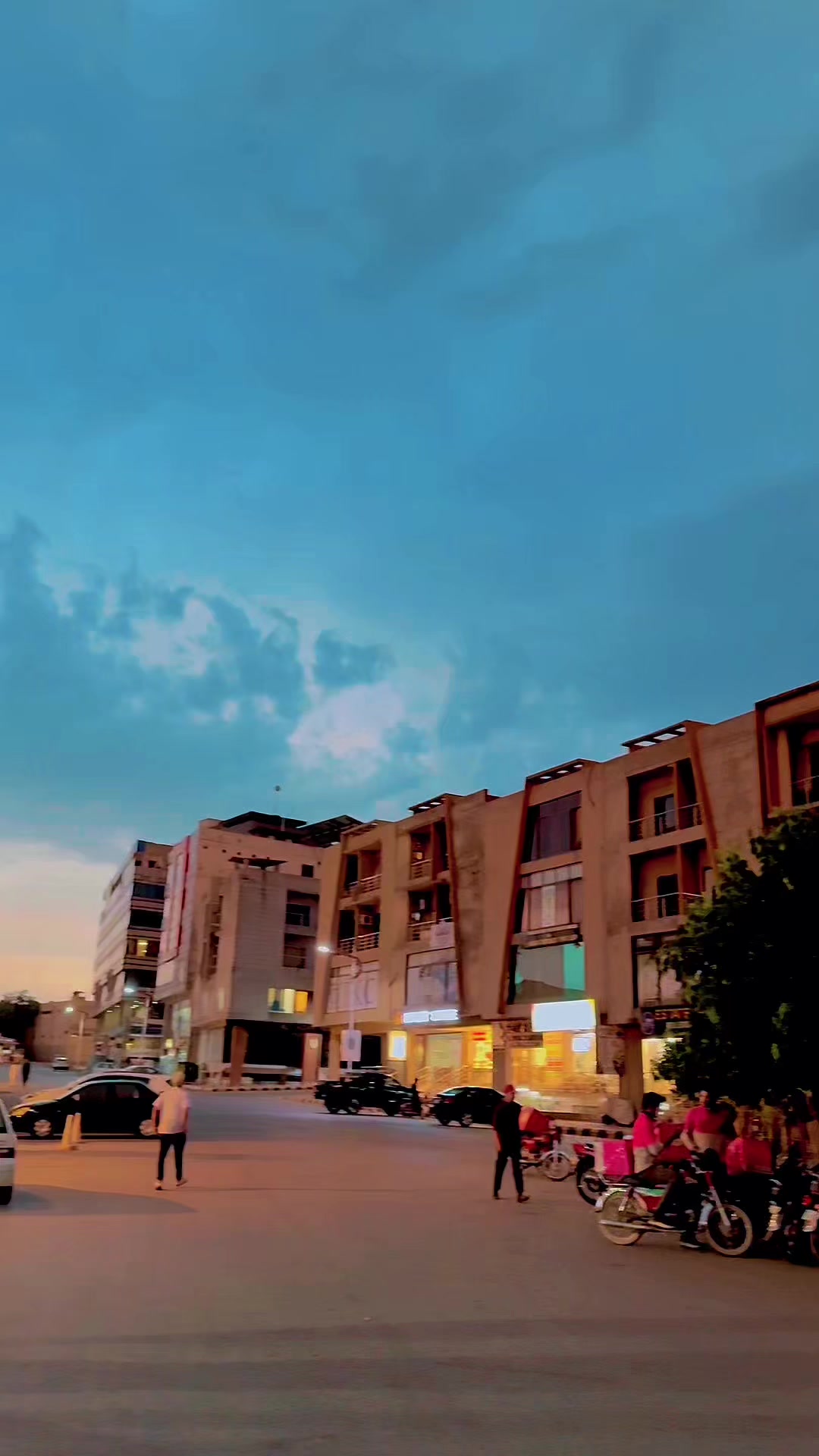 @꧁ᴹ꧍ujeeb ꧂: Khan522