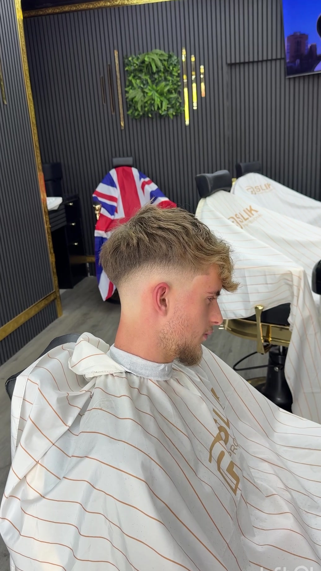 @Lin's Barbershop stalham
