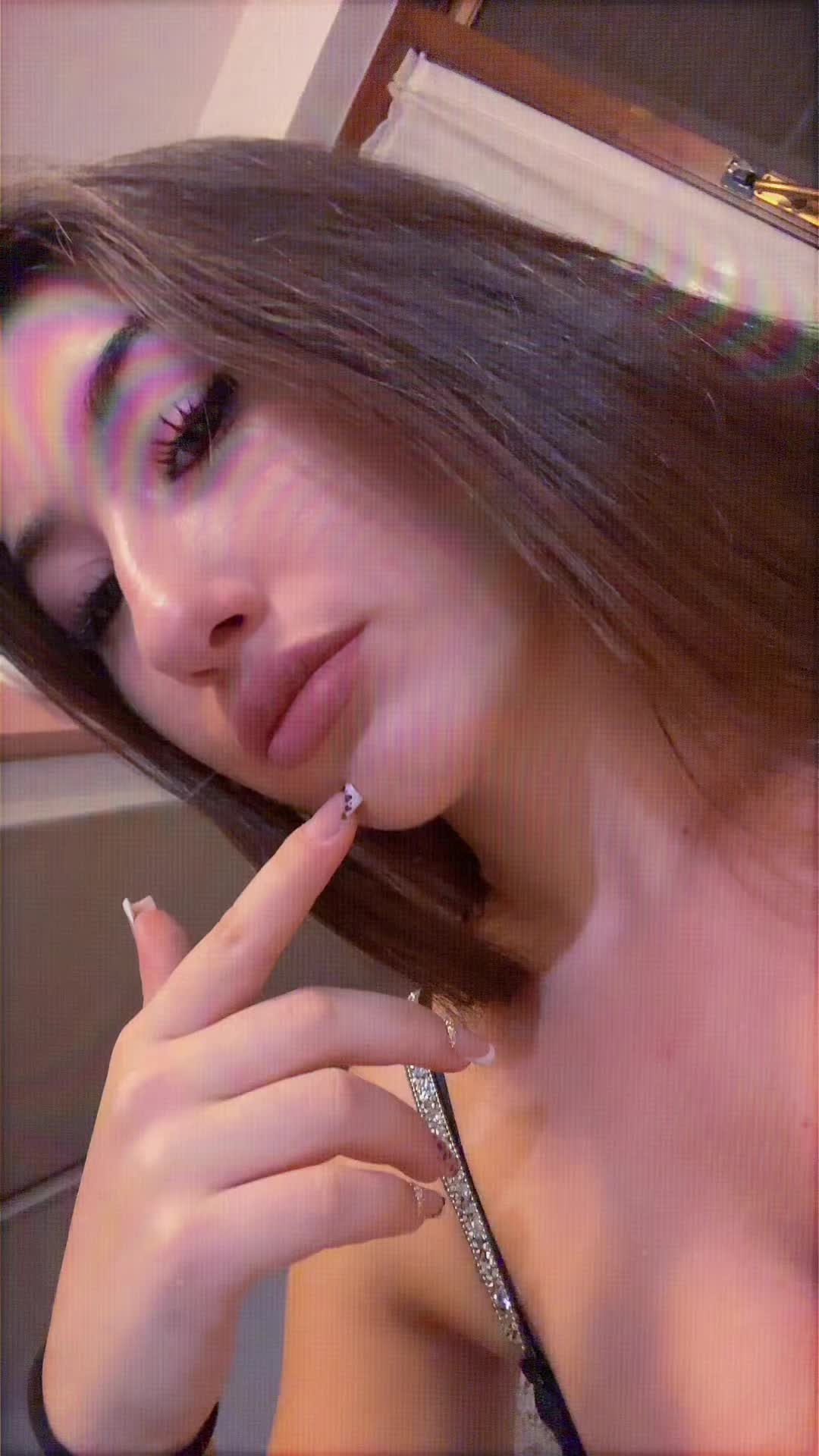@🦂
