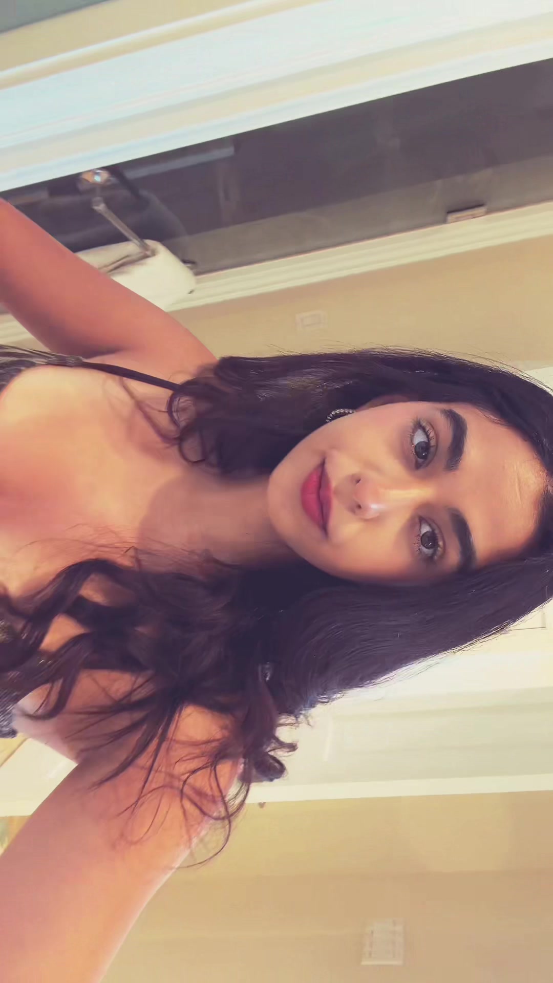 @Bella