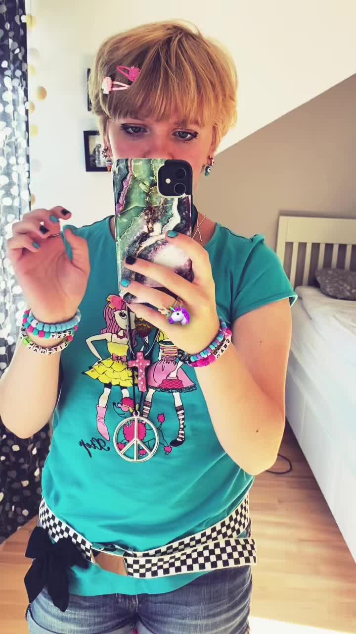 @Living_Tulip🌈🌷🦄