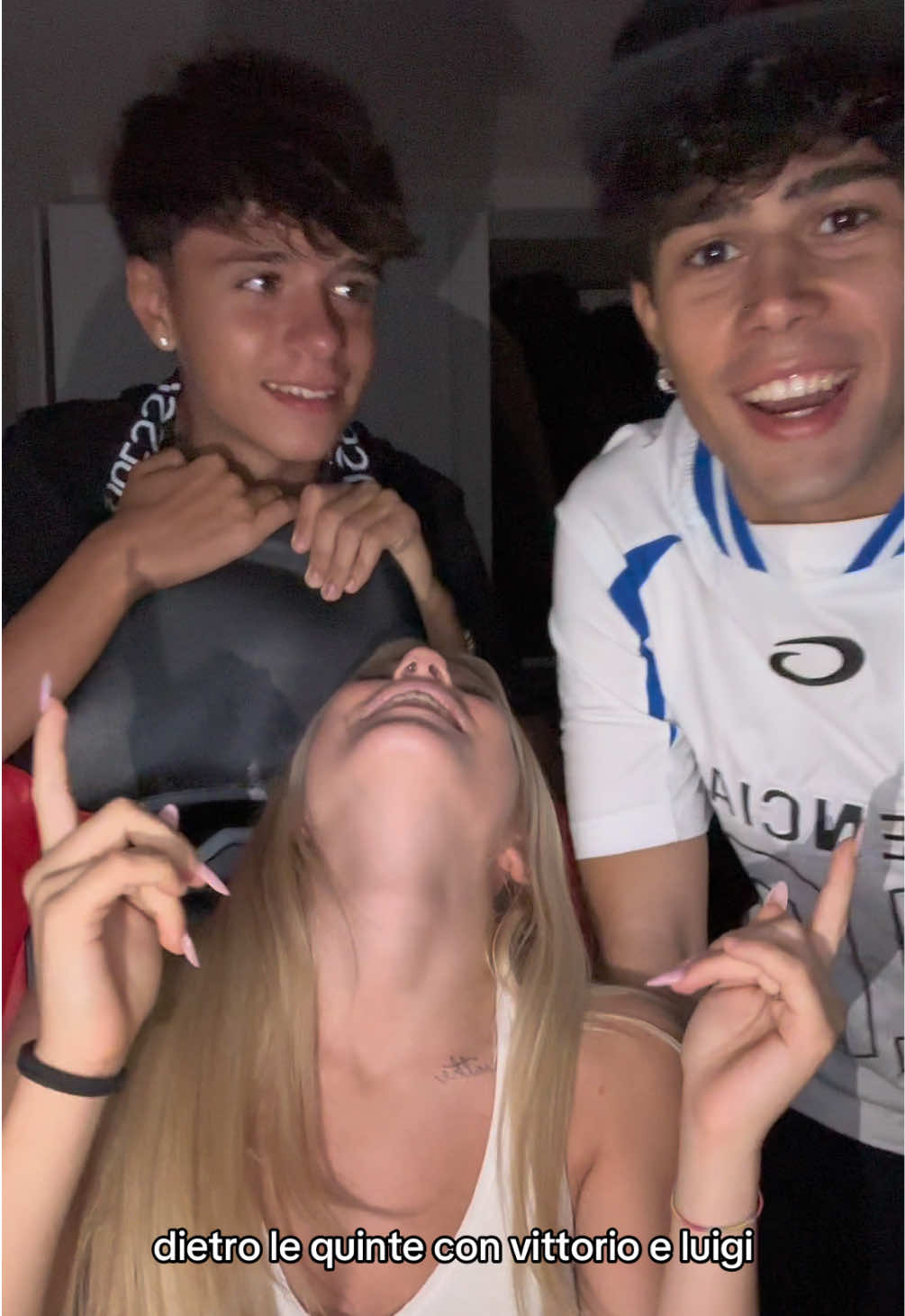 @vi