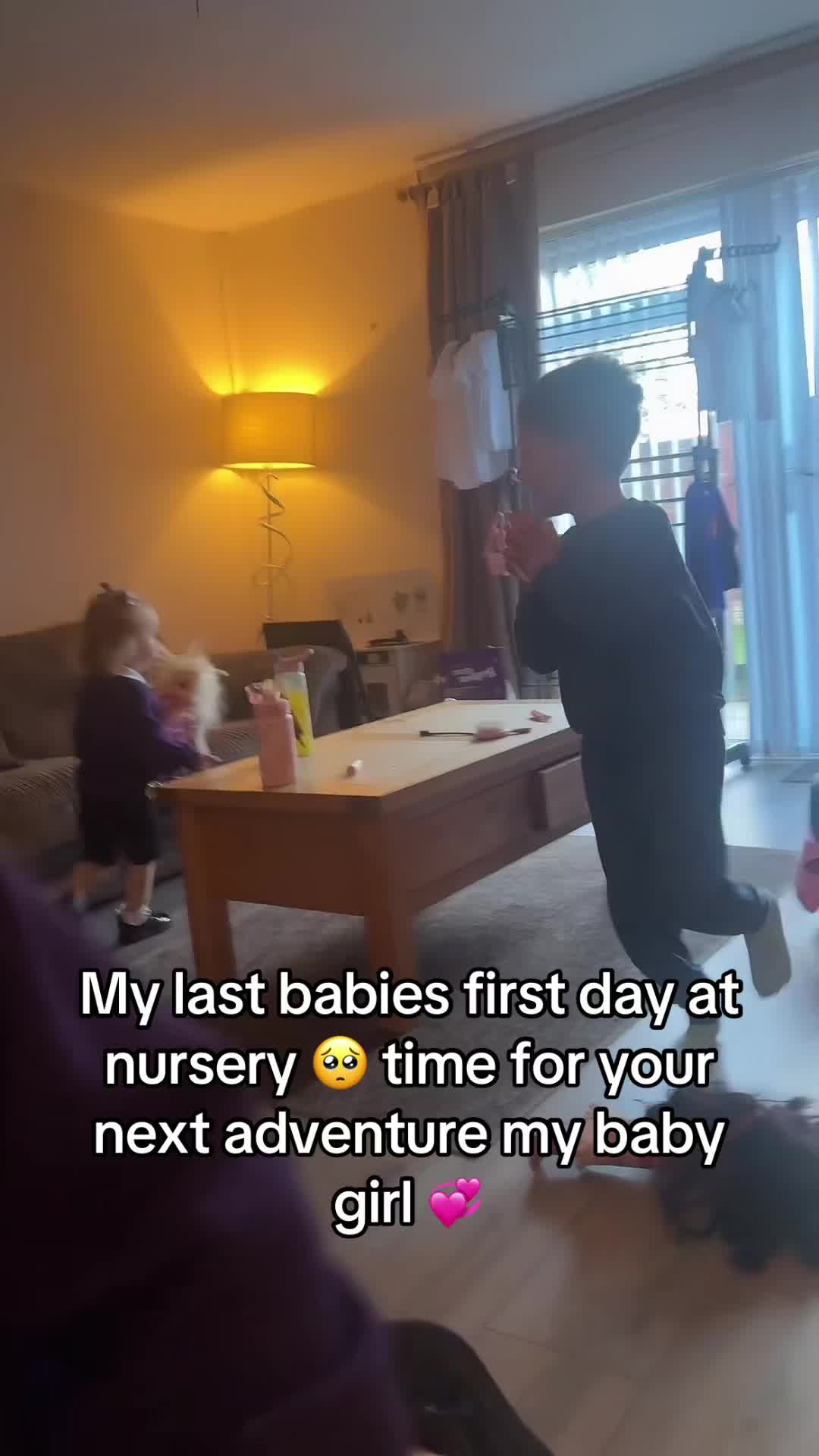 @holly_mumof3