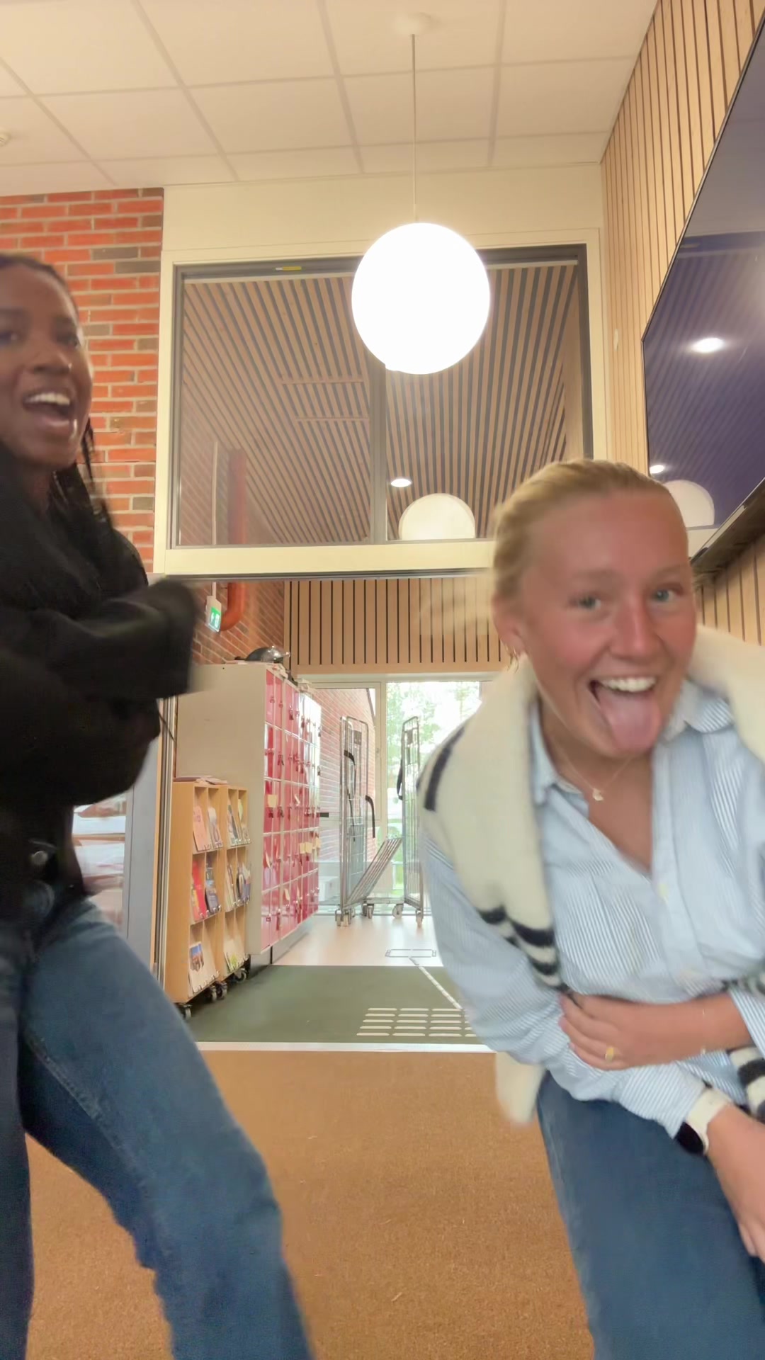 @JULIE ØSTERUD