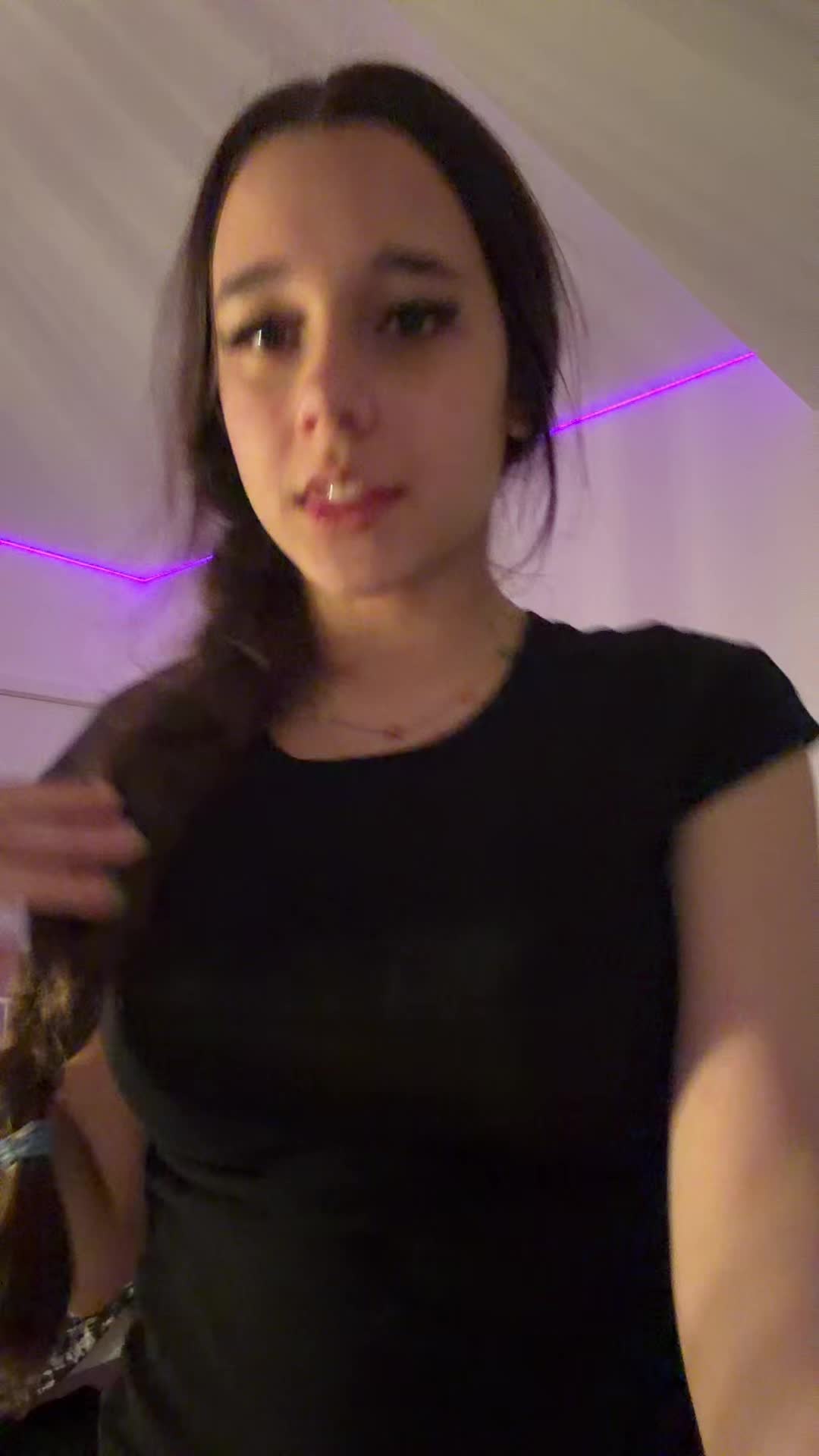 @vicky