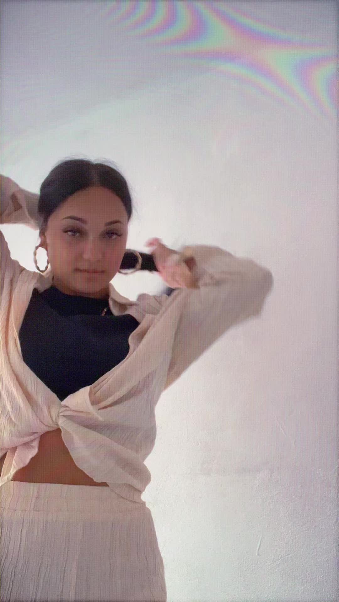 @Larisa💘