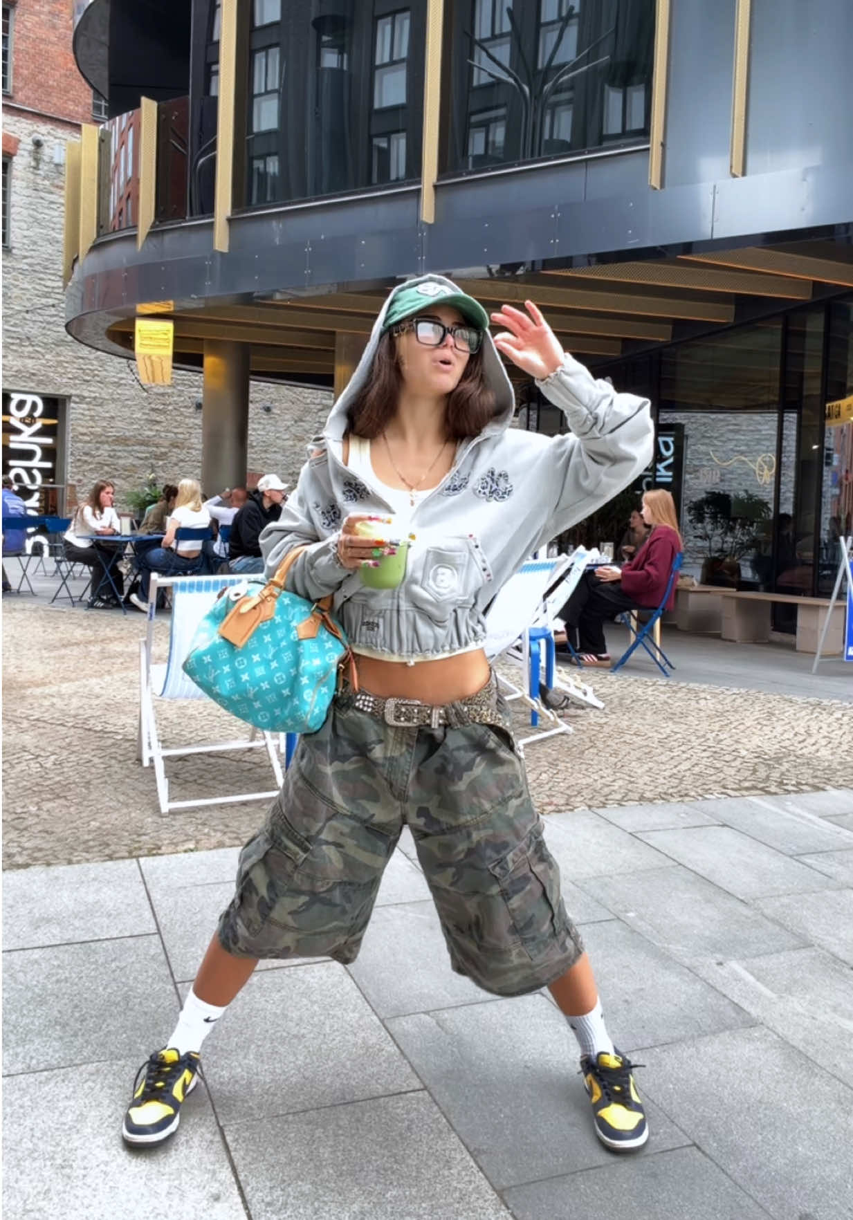 @iceeskies.com
