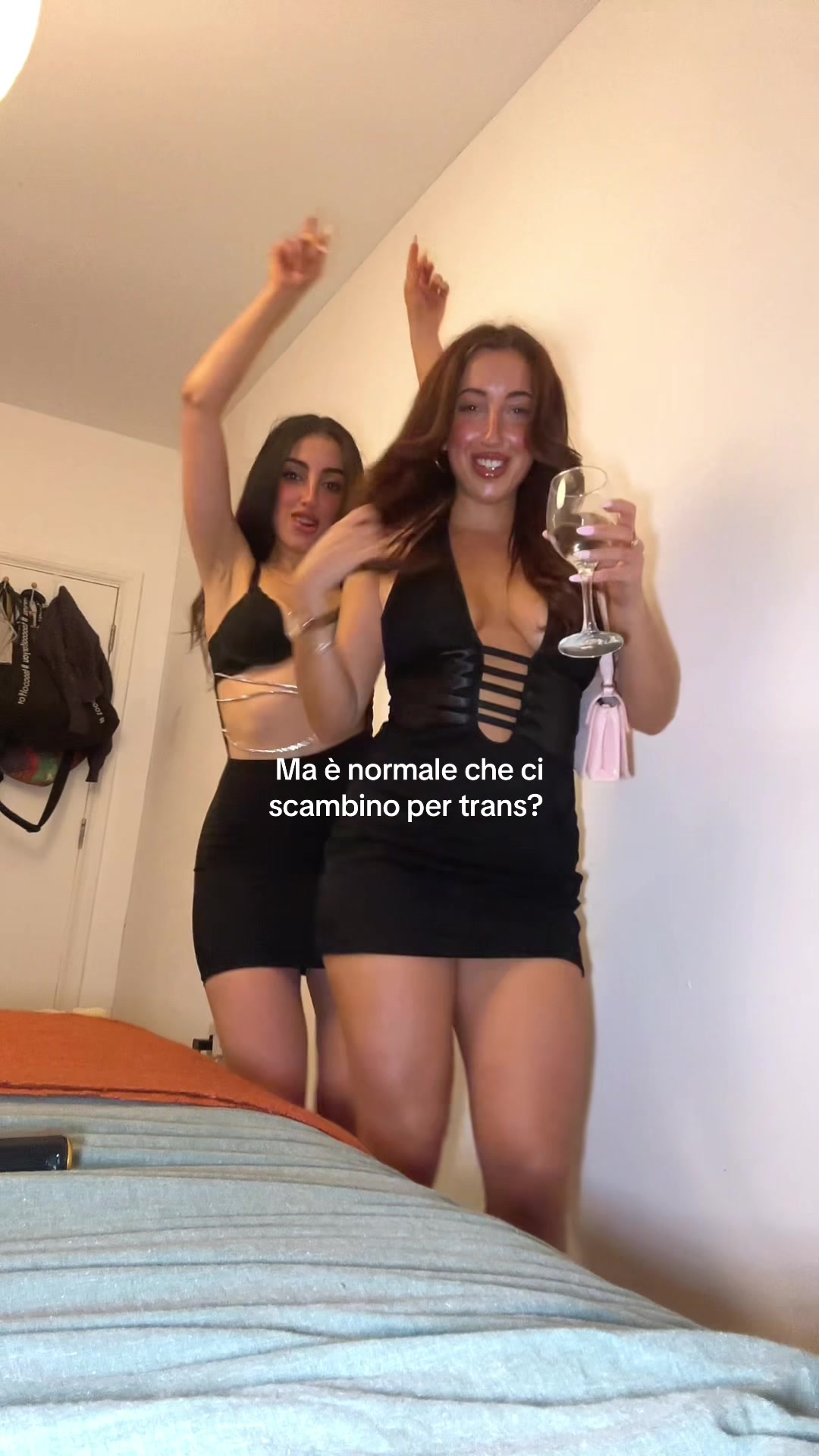 @EmanuelaLindY