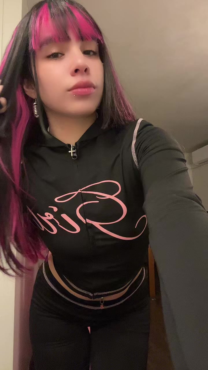 @Dani 🖤