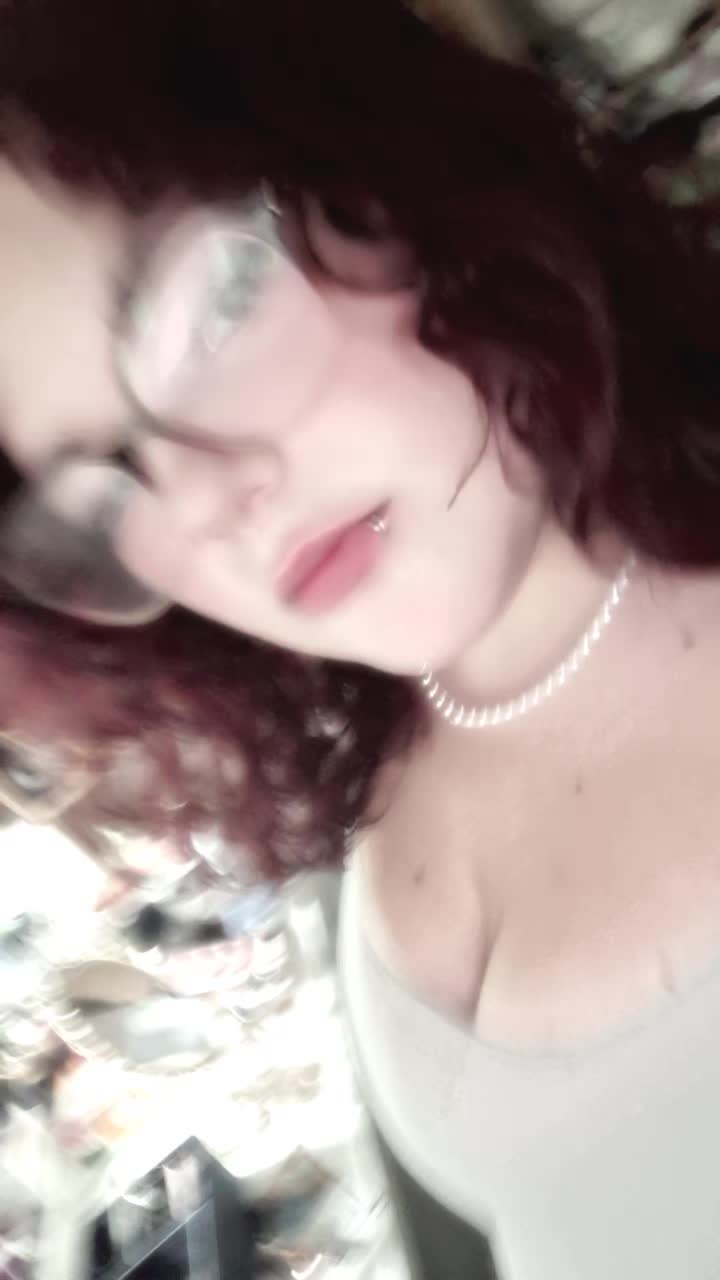 @{&bull;□&bull;}