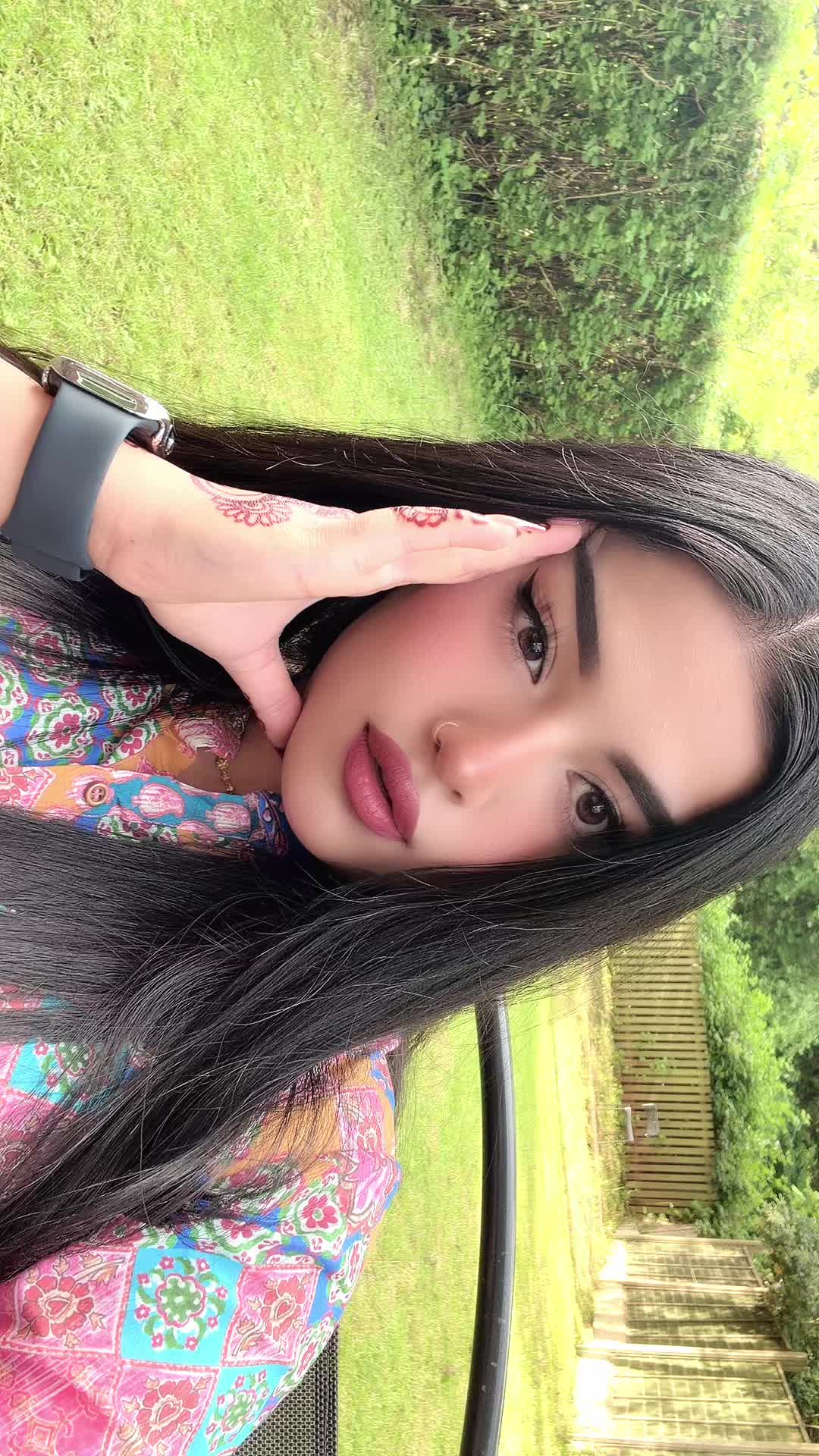 @QUEEN👑