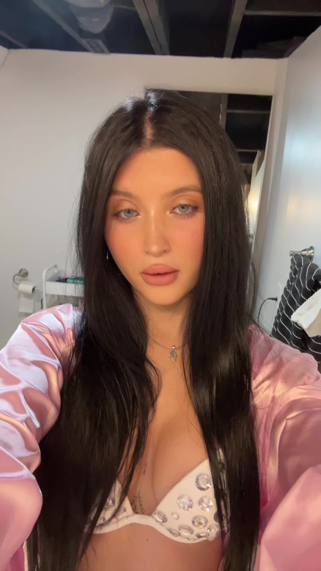 @rachelritzler