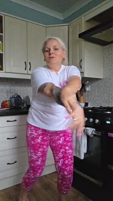 @Katty 58 plus size🤣