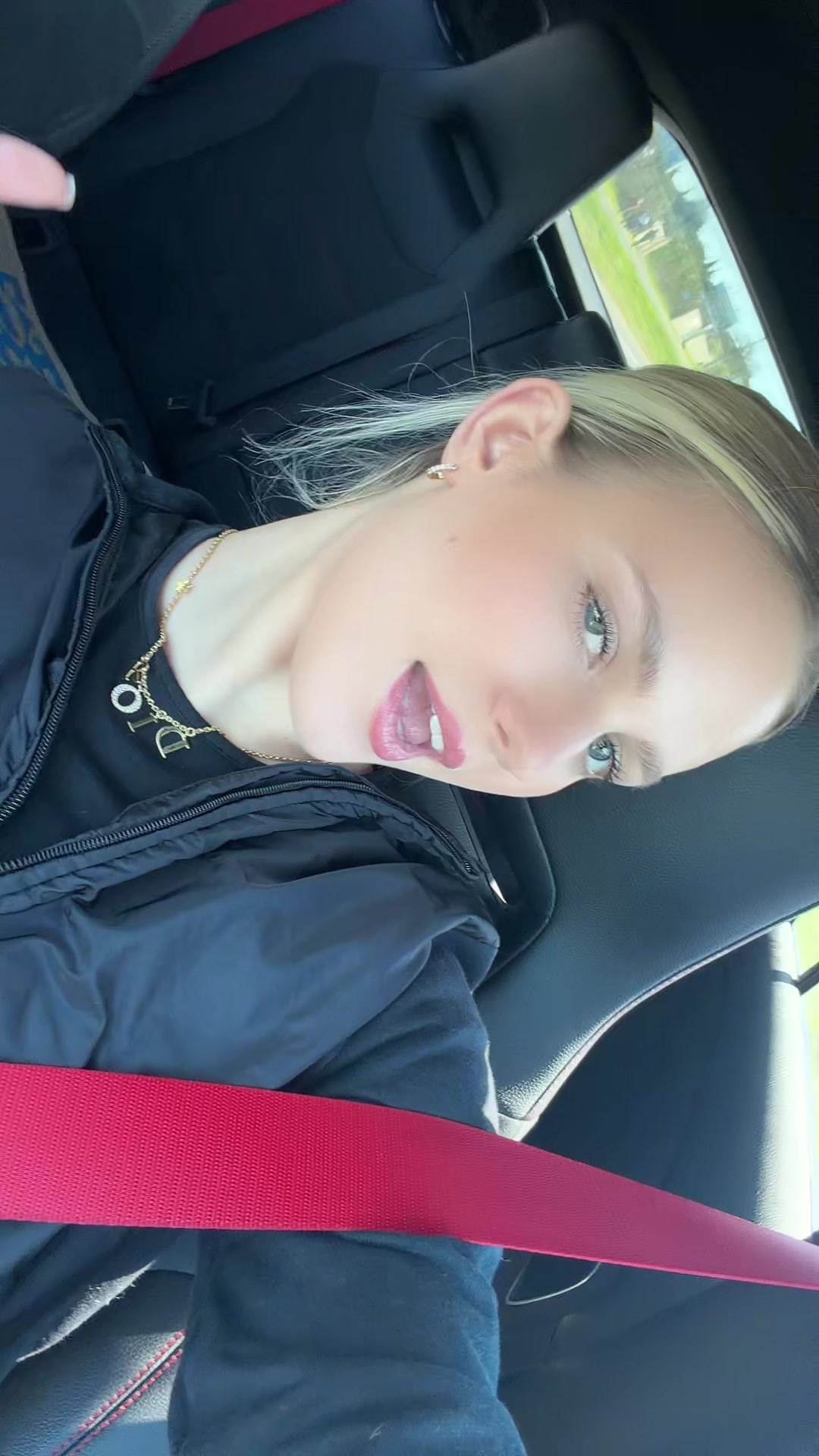 @itsvladameronenn