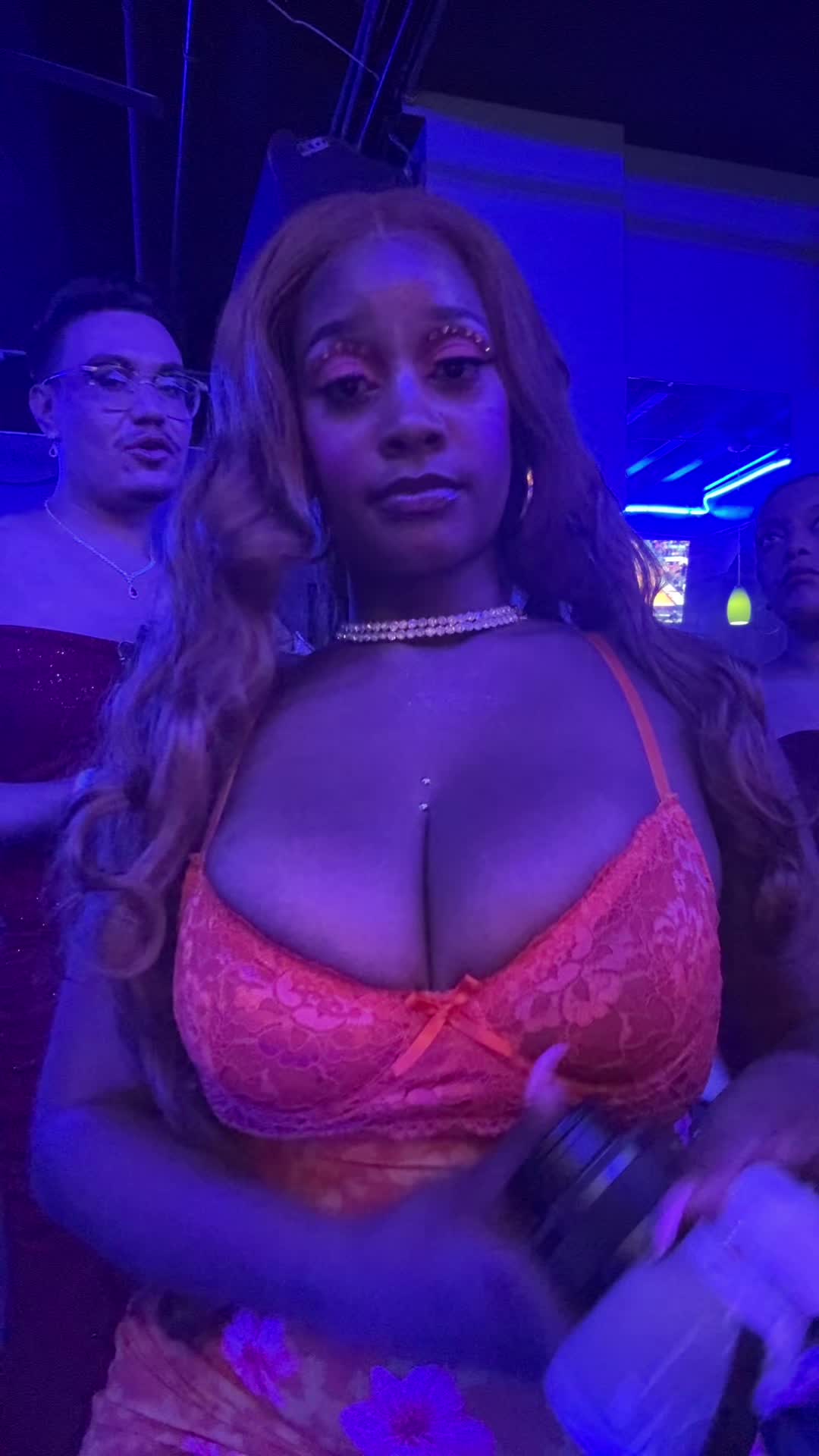 @Juliee