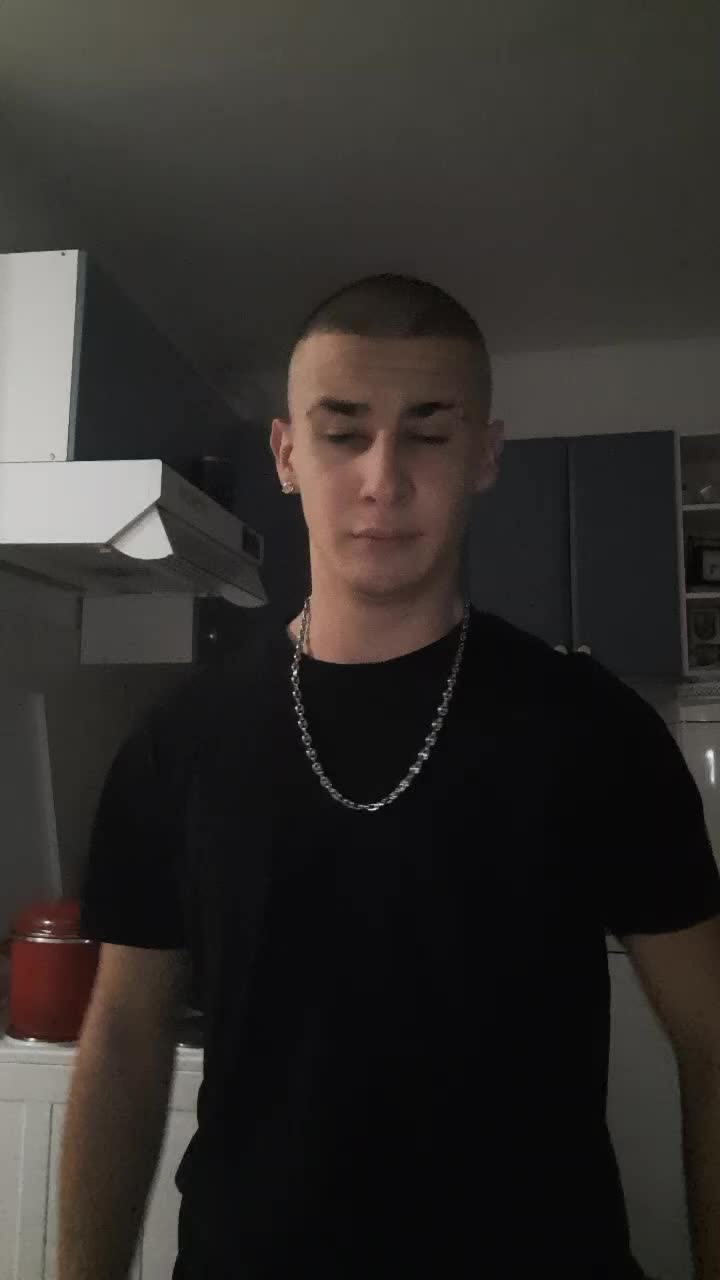 @ZMAJO👑