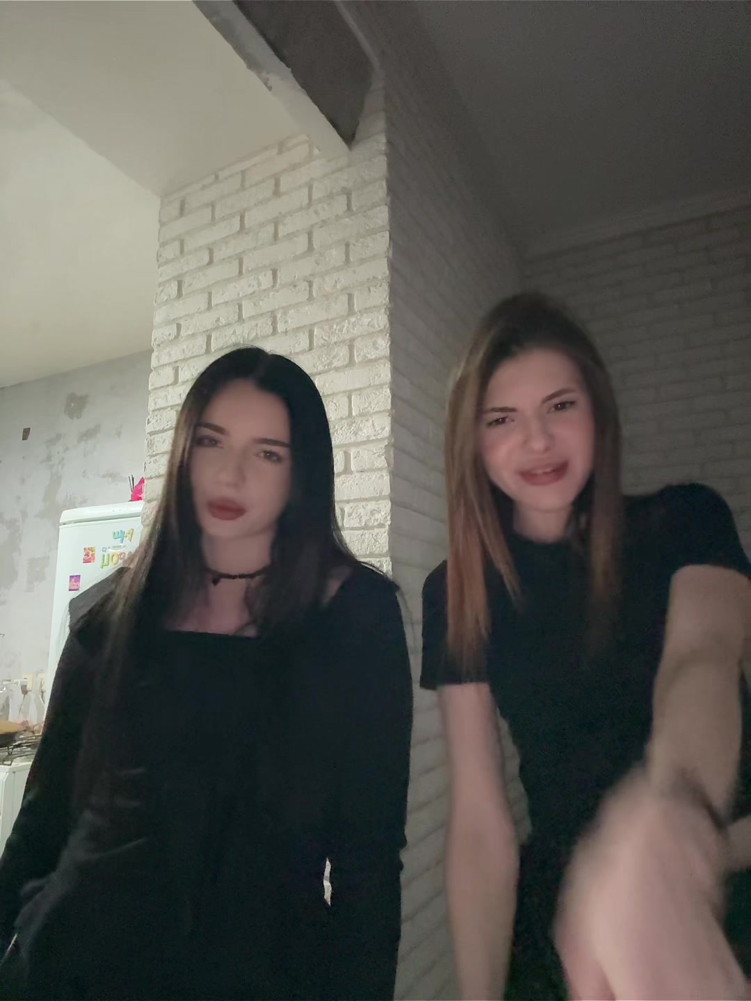 @👅