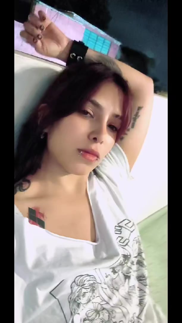 @Nath 🖤❤️