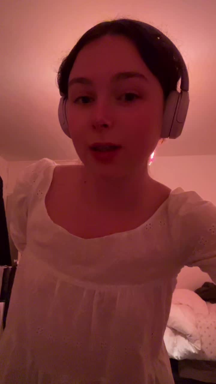 @Amber_petite_fawn
