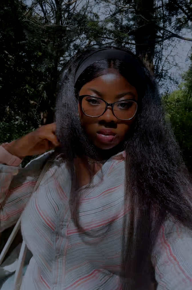 @Iridescently Stitched 🌸