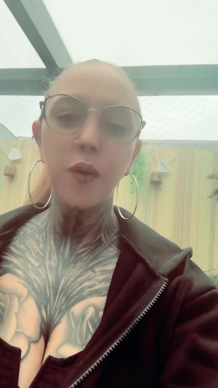 @Unsympathisch😏😈