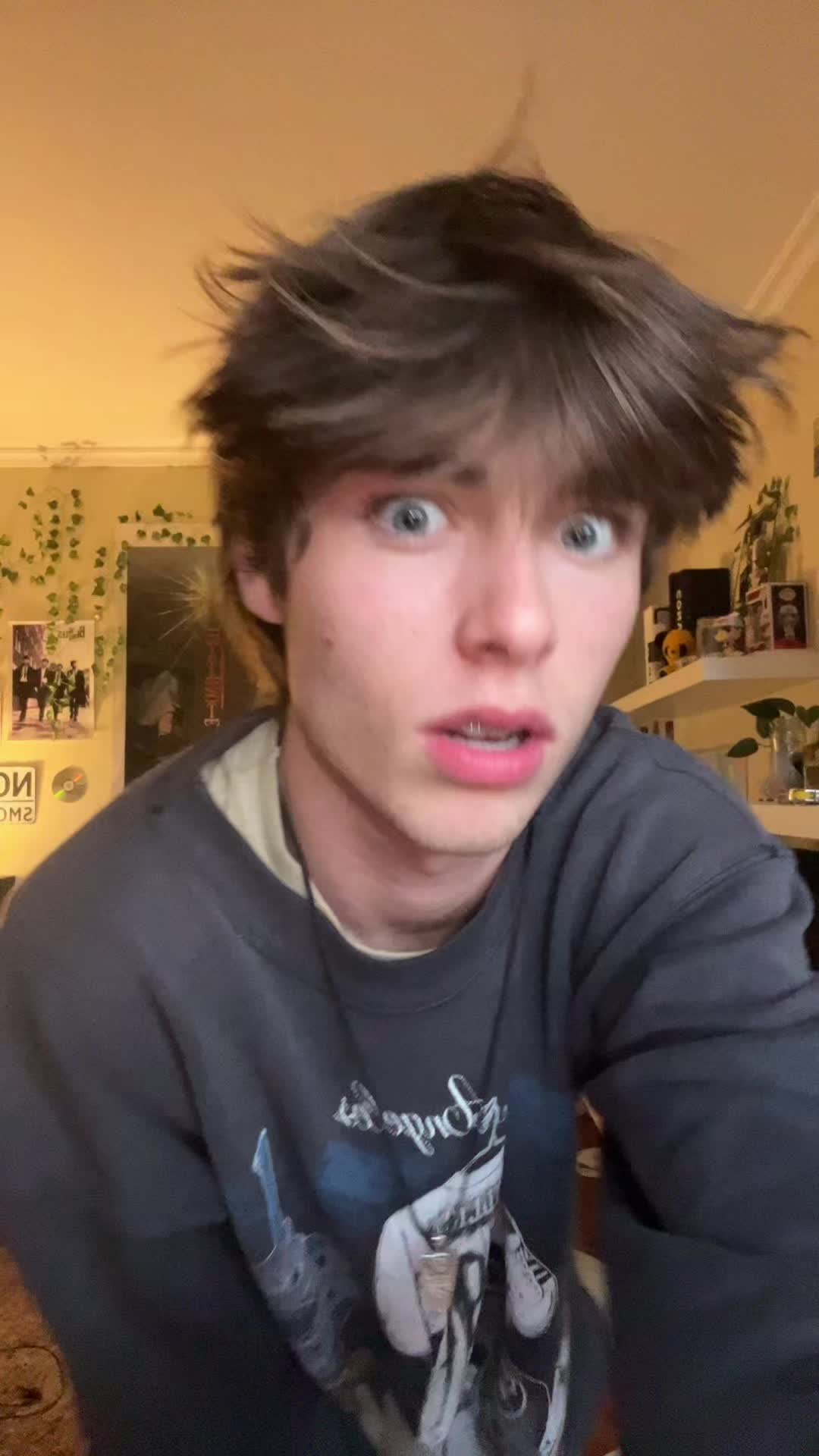 @hakuuj