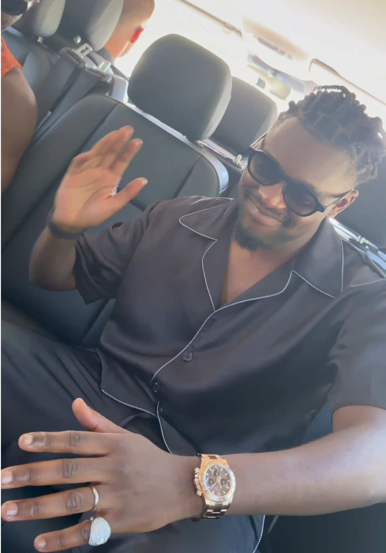 @Guy2Bezbarofficial