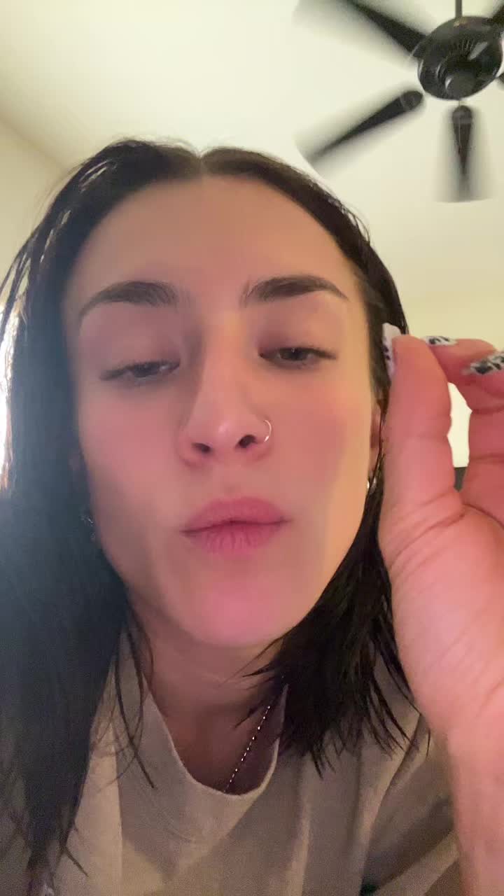 @CAROLINE AYALA