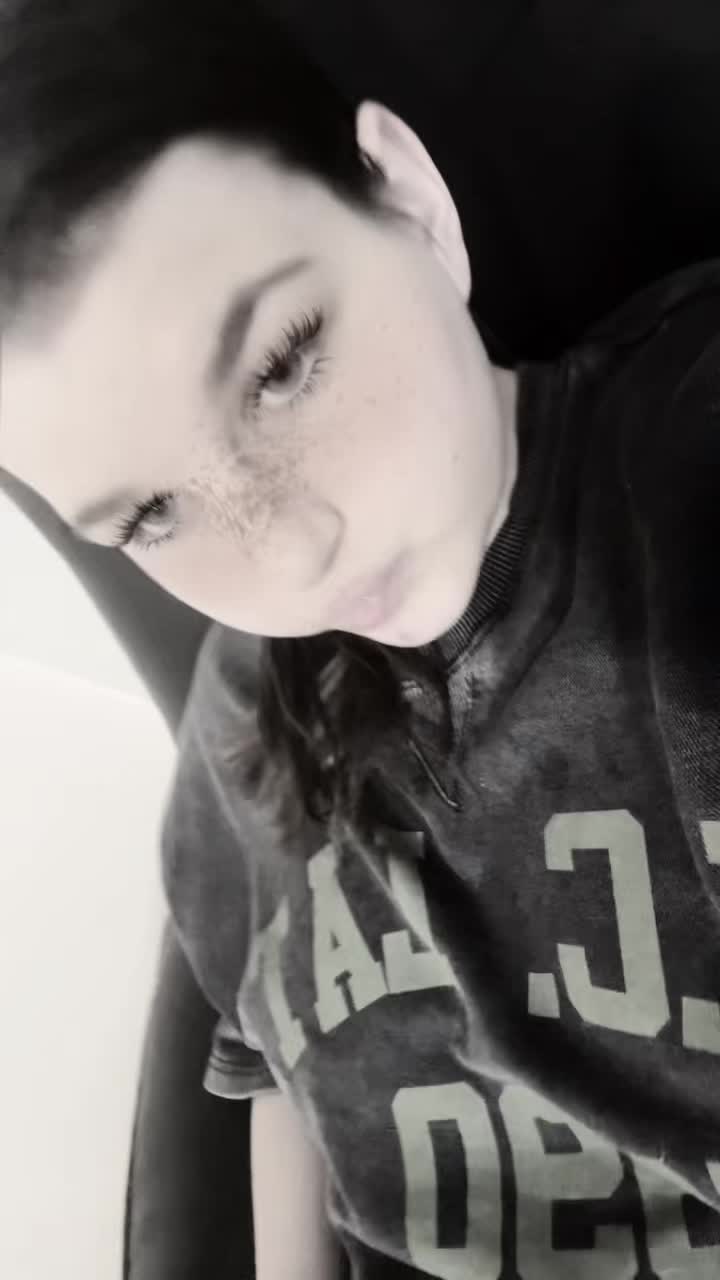 @Ell🦋🫶🏻