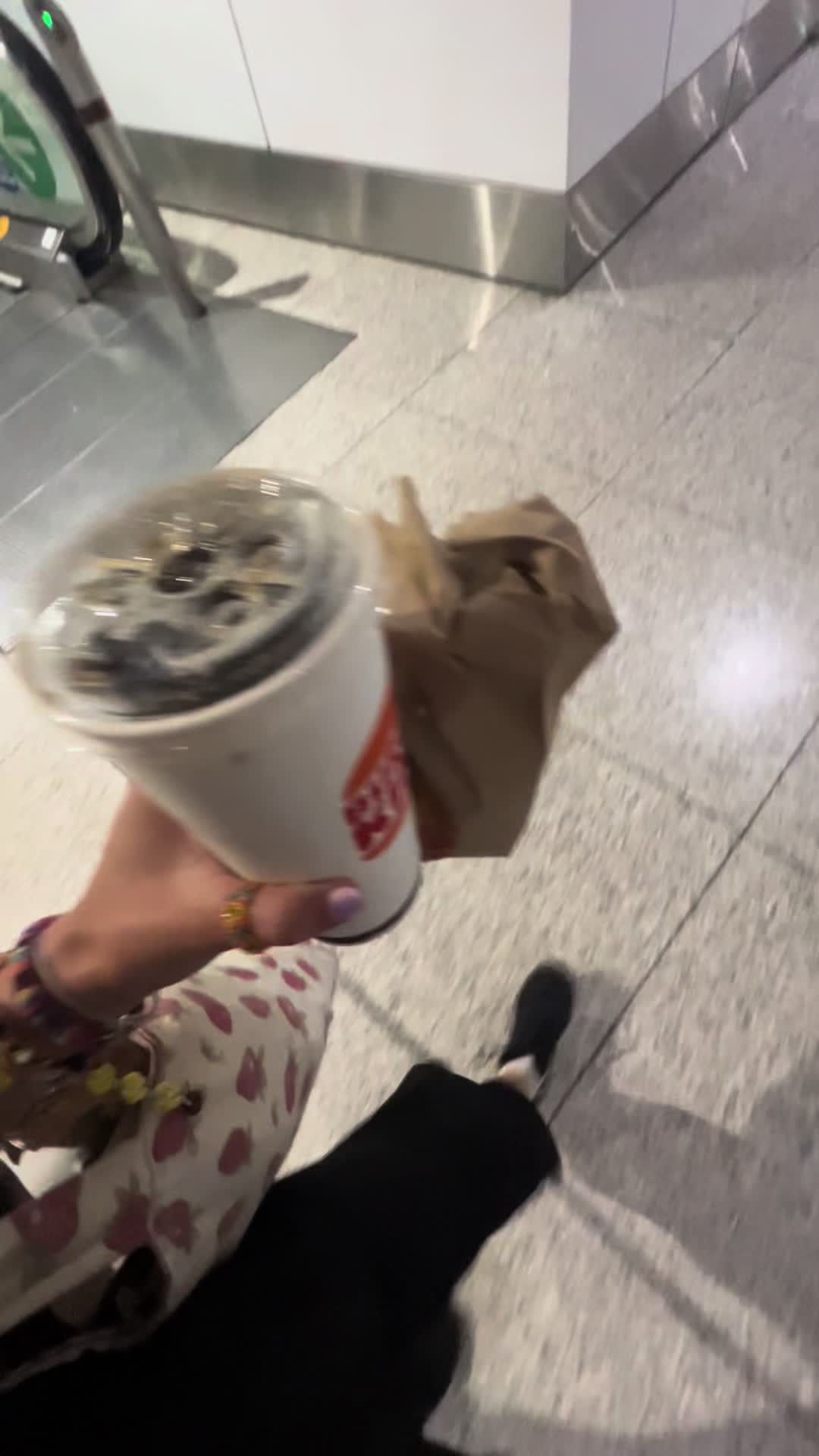 @EllieOutLoud