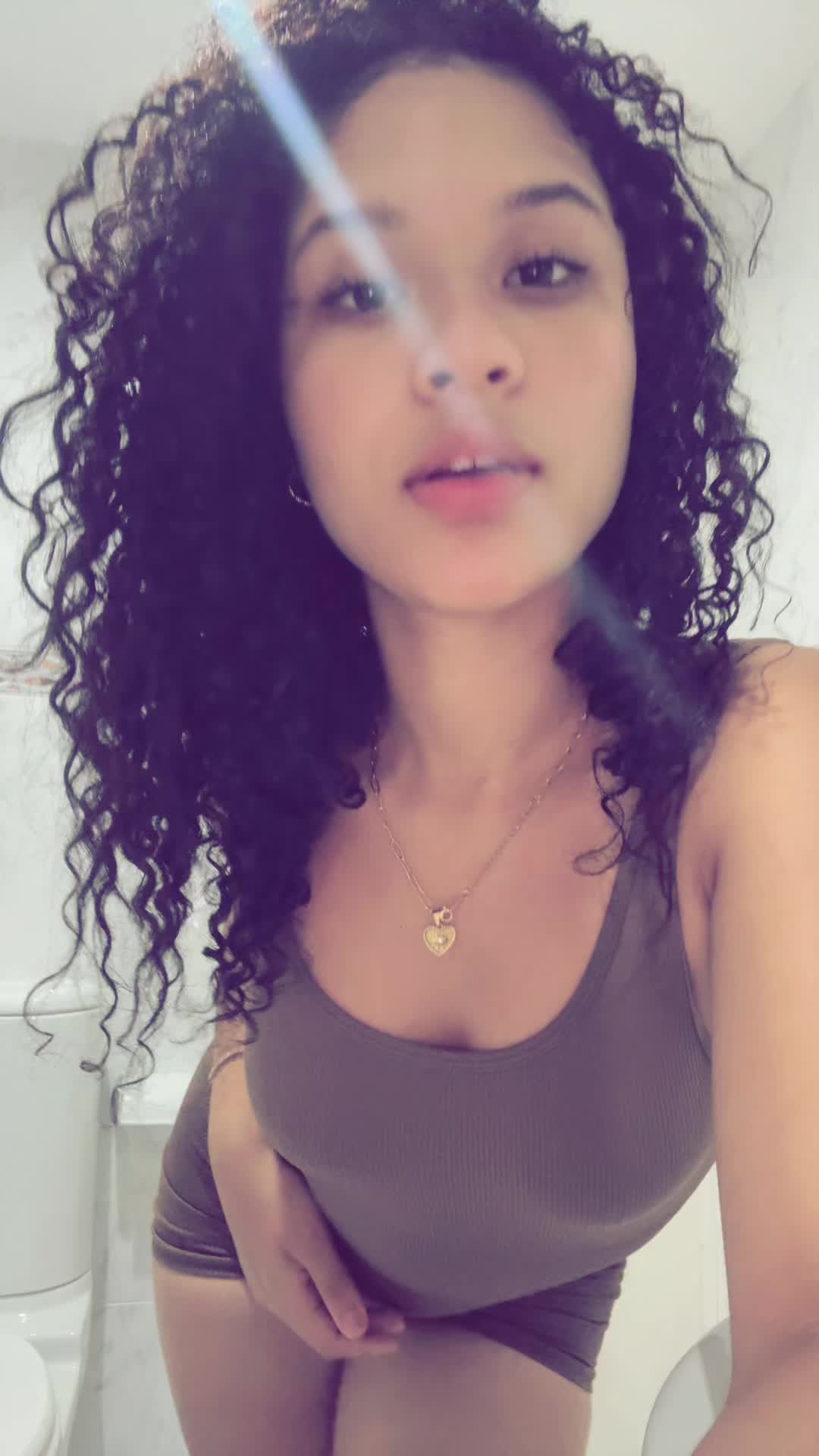 @Zurelys