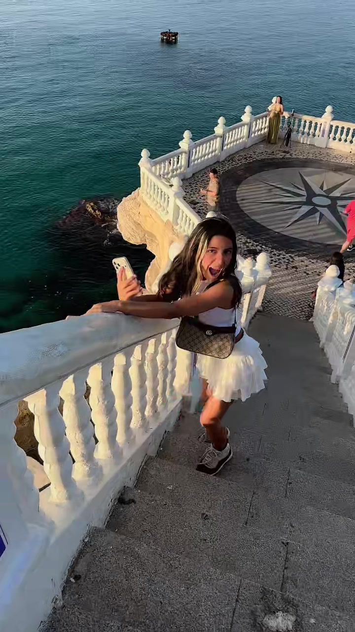 @Ahinoa