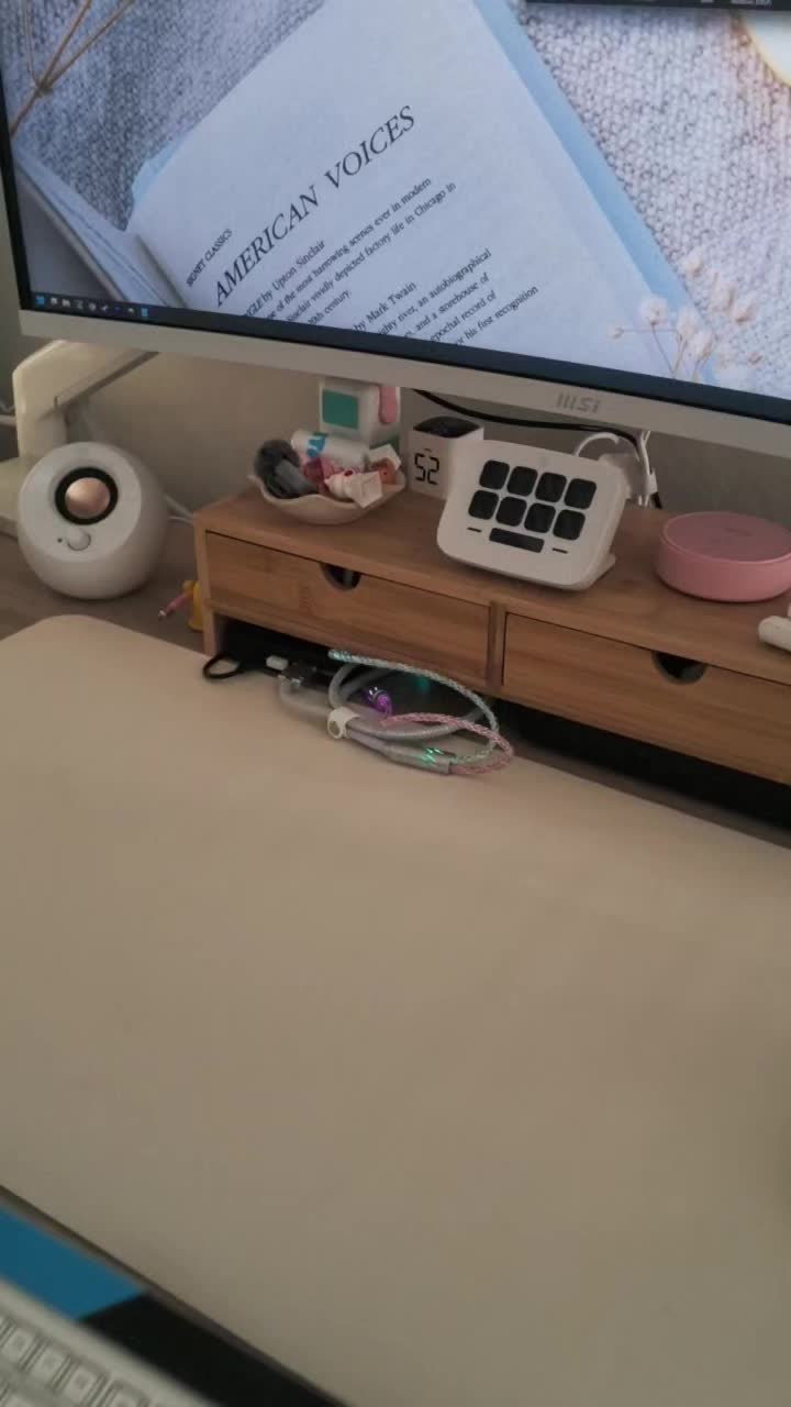 @Katie | WFH | Keebs | Cosy