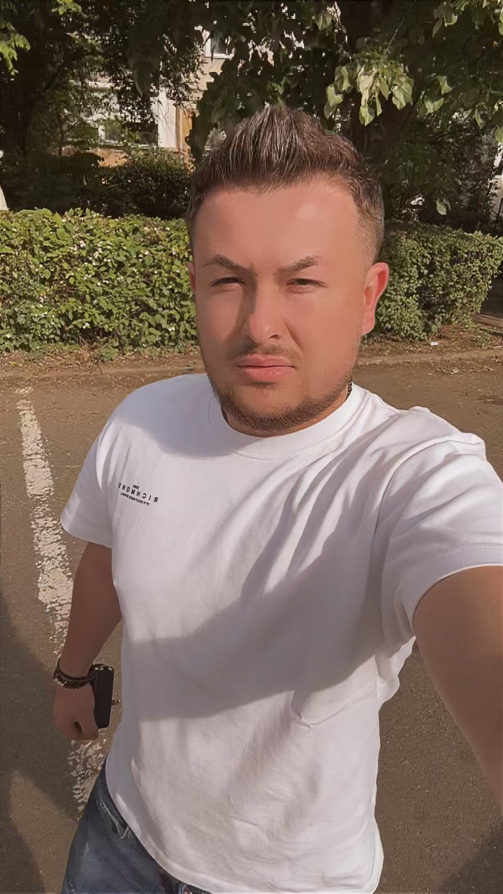@Clau Tuș