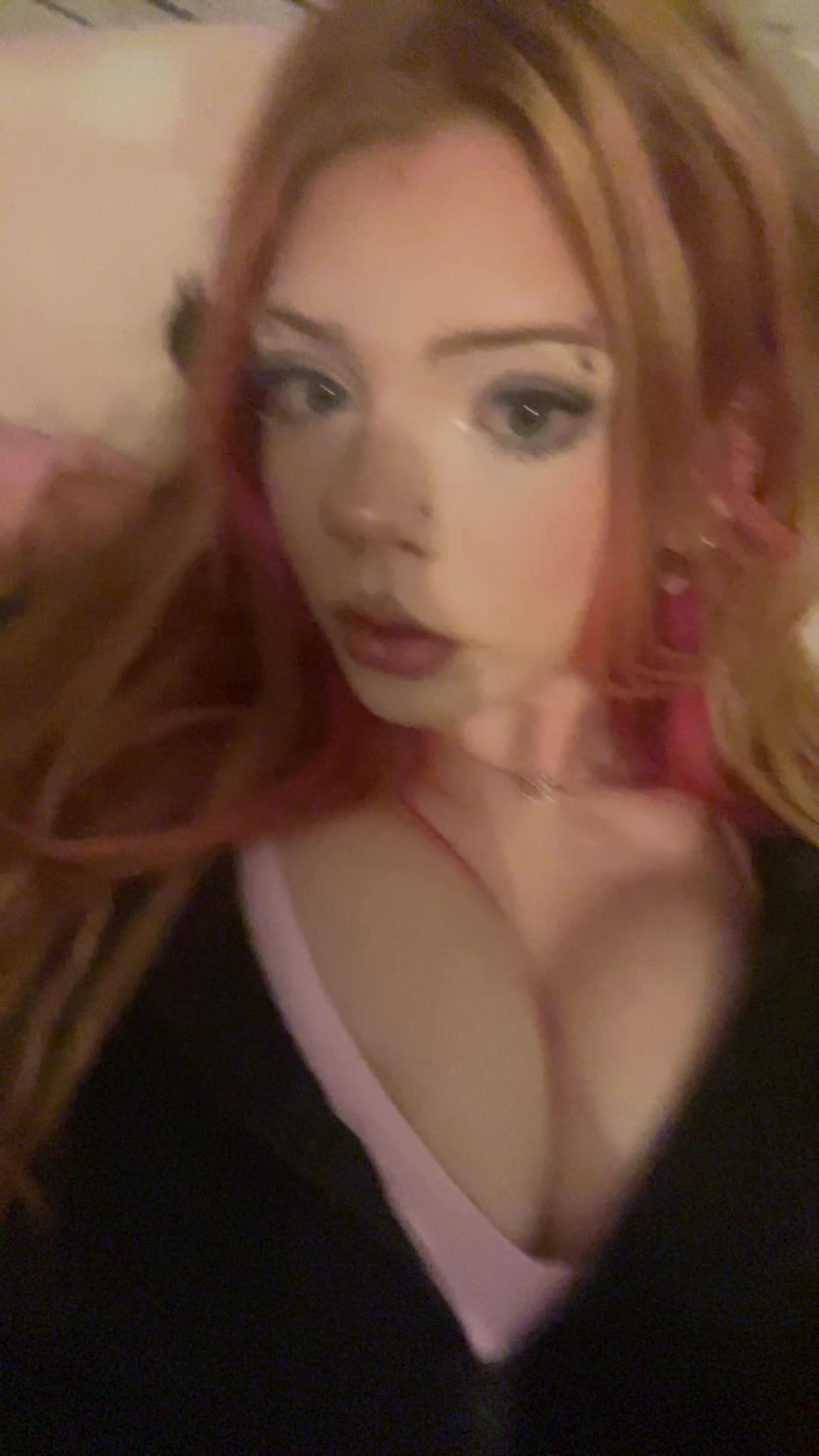 @_ellamary_